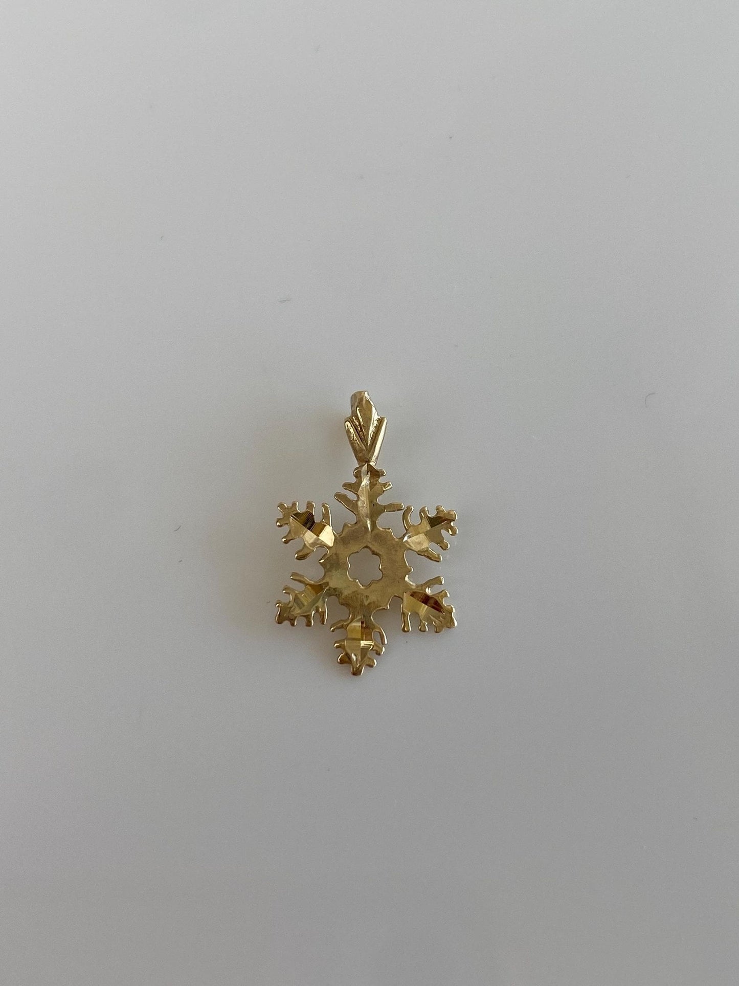 Vintage Solid 14k Yellow Gold Diamond Cut Snowflake Charm