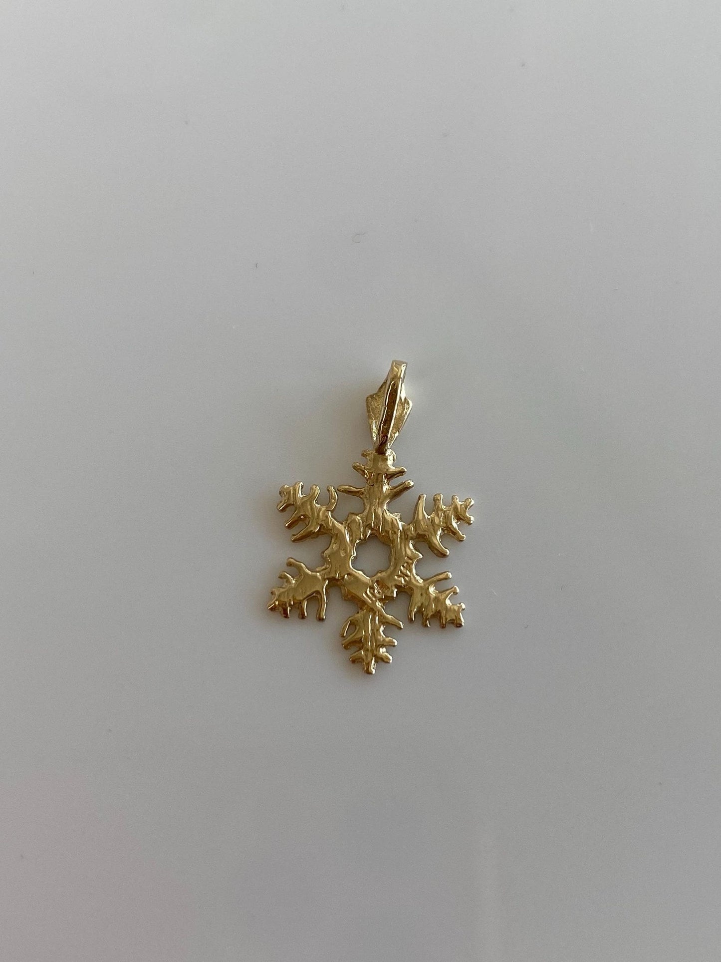 Vintage Solid 14k Yellow Gold Diamond Cut Snowflake Charm