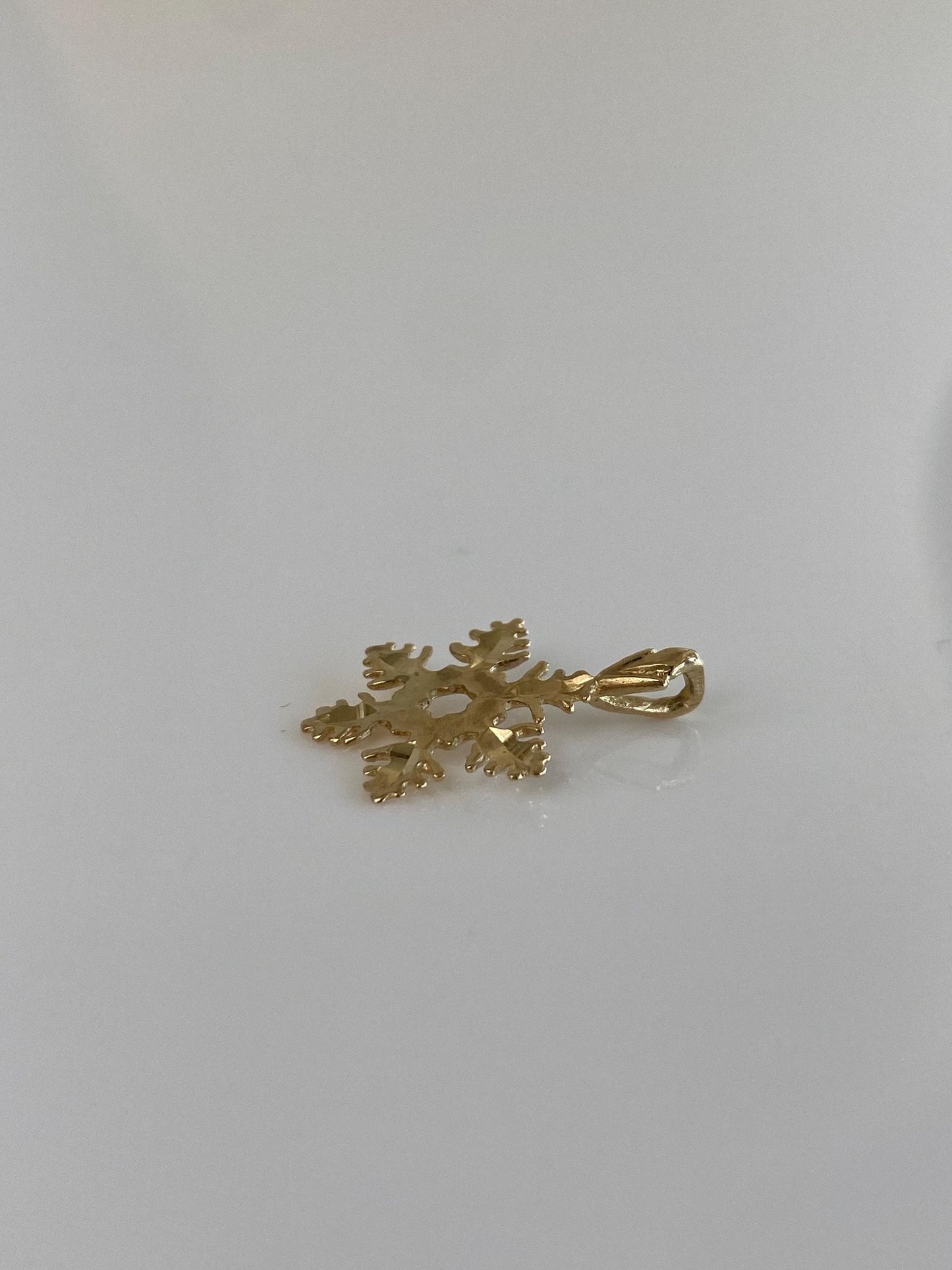 Vintage Solid 14k Yellow Gold Diamond Cut Snowflake Charm