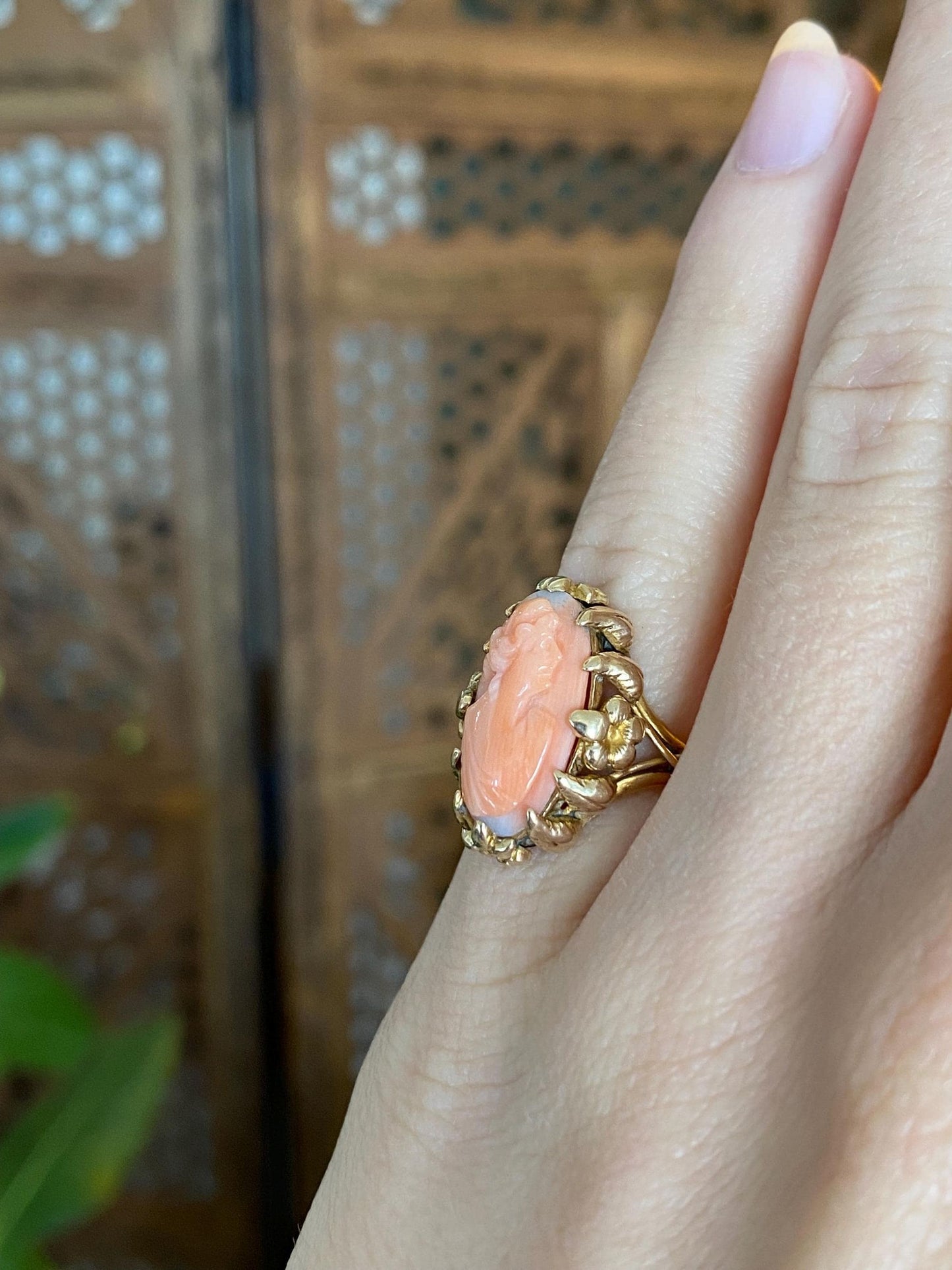 Vintage Solid 10k Yellow Gold Cameo Ring - Size 3
