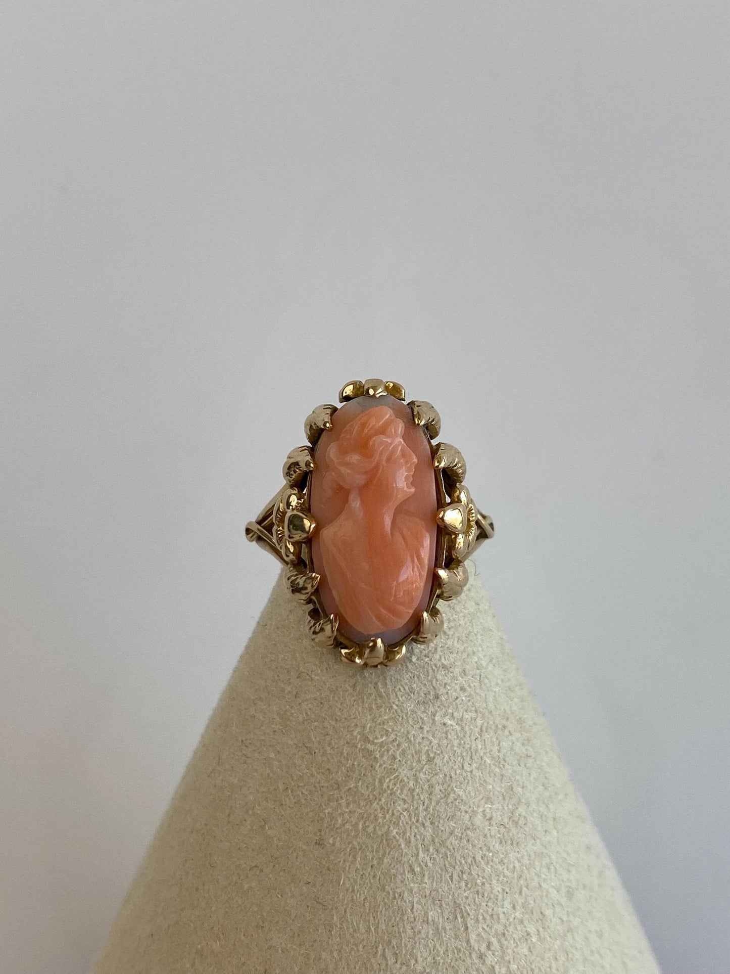 Vintage Solid 10k Yellow Gold Cameo Ring - Size 3