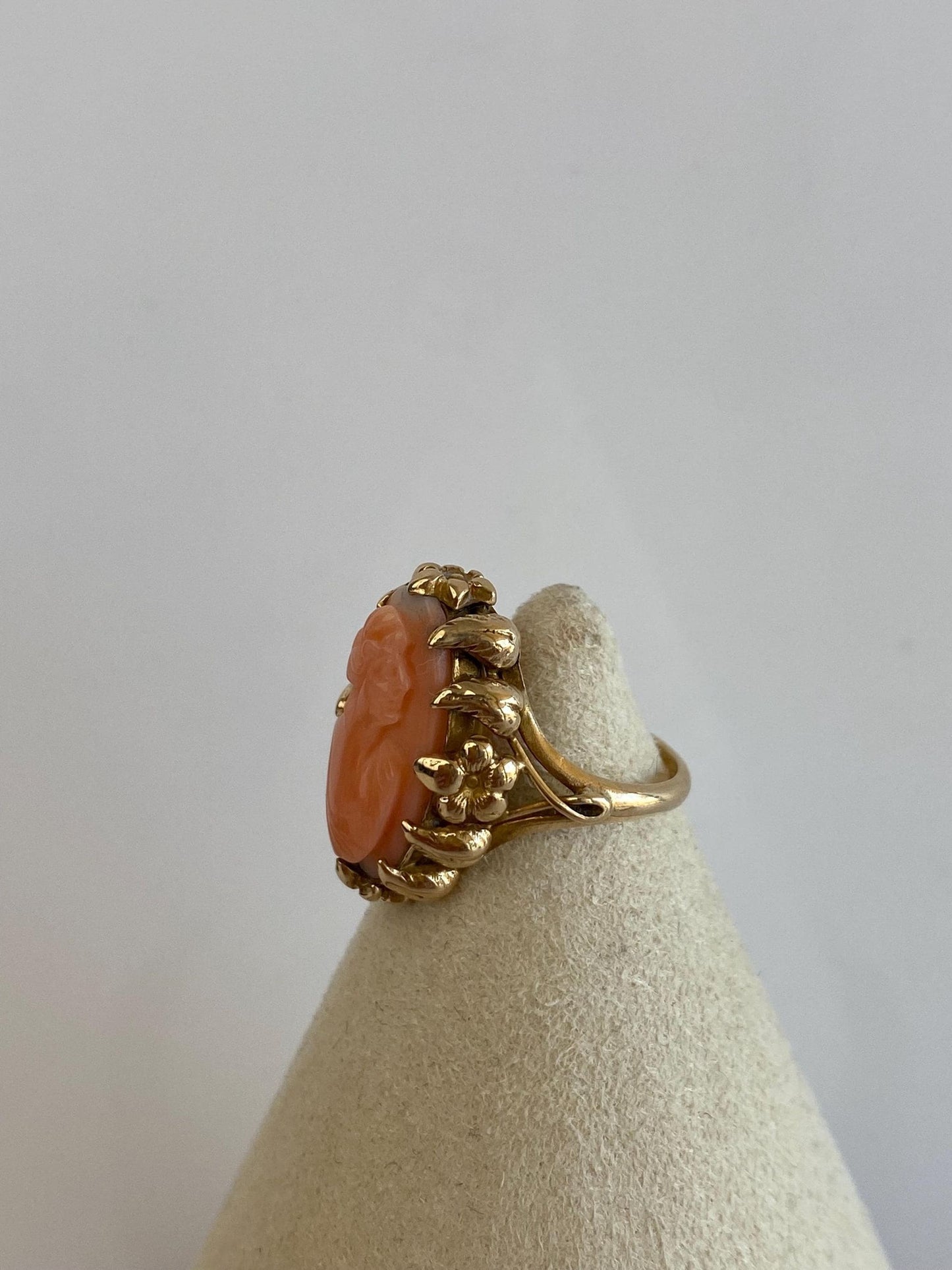 Vintage Solid 10k Yellow Gold Cameo Ring - Size 3