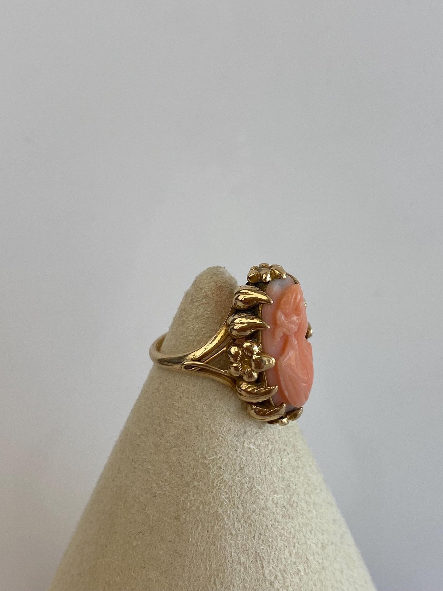 Vintage Solid 10k Yellow Gold Cameo Ring - Size 3