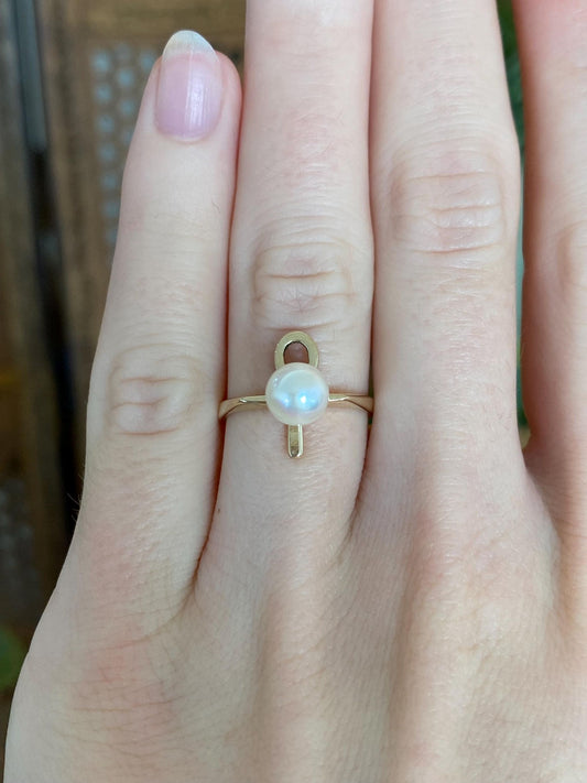 Vintage Solid 14k Yellow Gold Pearl Ankh Ring - Size 5.25