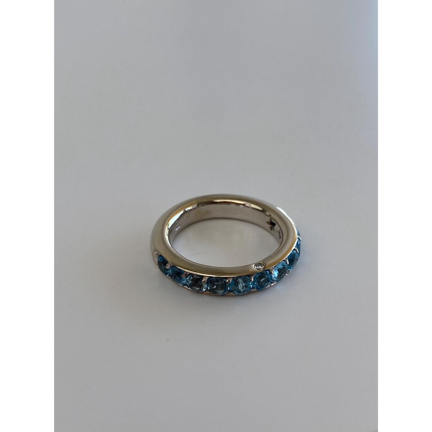 Vintage Solid 18k White Gold Topaz Ring Band - Size 5.75