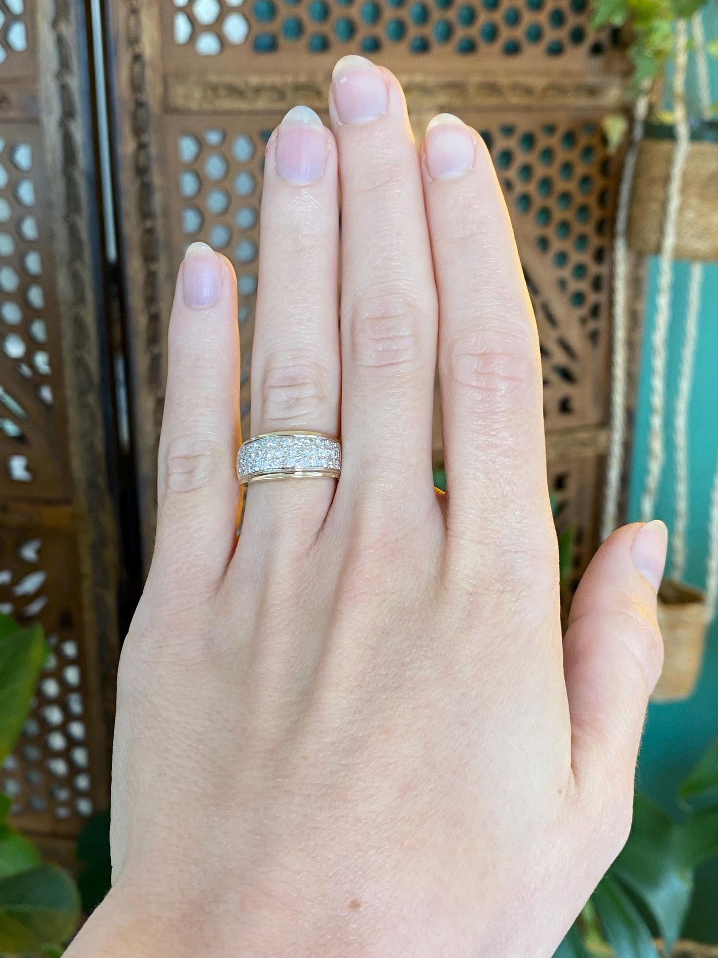 Vintage Solid 14k White & Yellow Gold Diamond Ring Band - Size 5.25