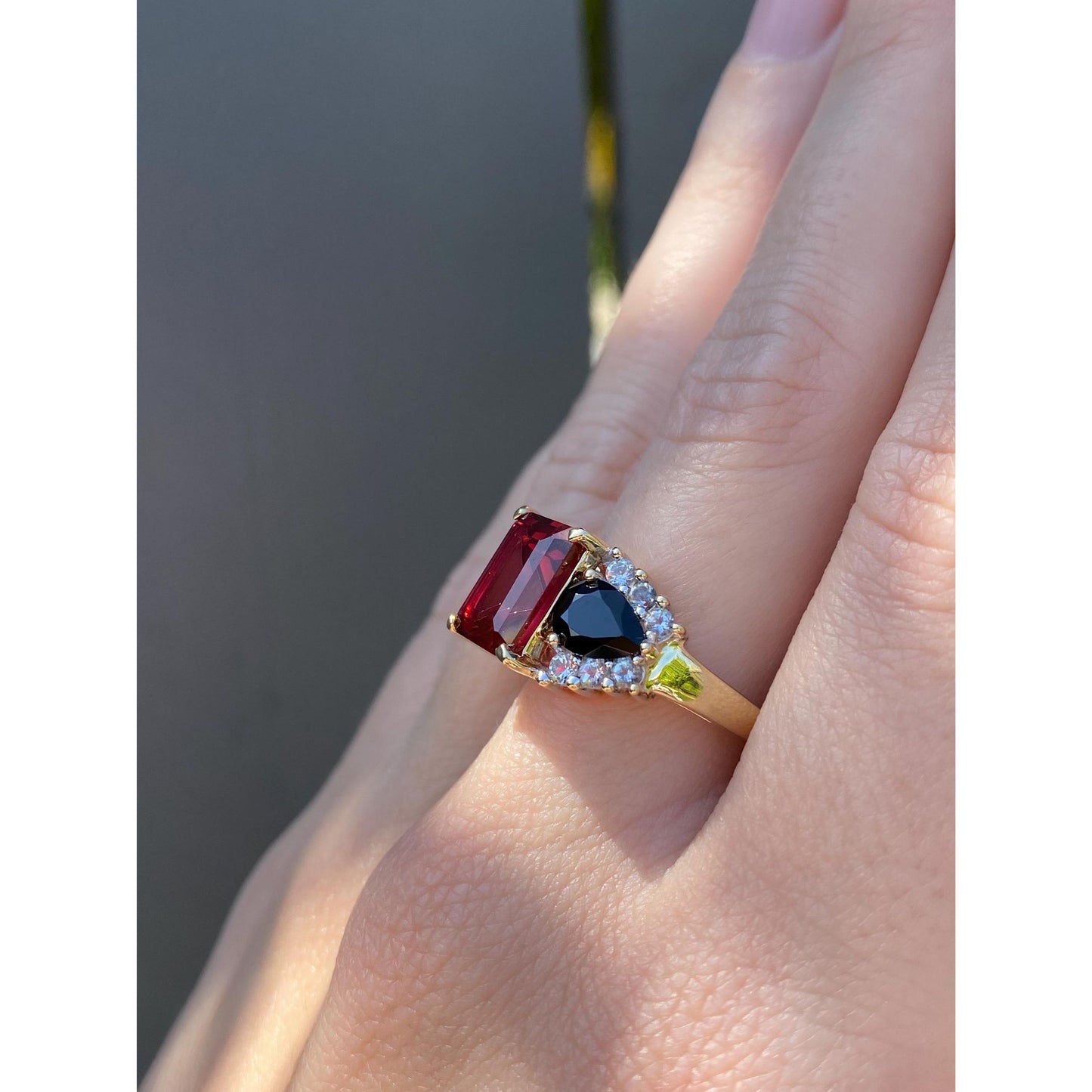 Vintage Solid 10k Yellow Gold Pink Tourmaline Onyx & Clear Quartz Ring - Size 7.75