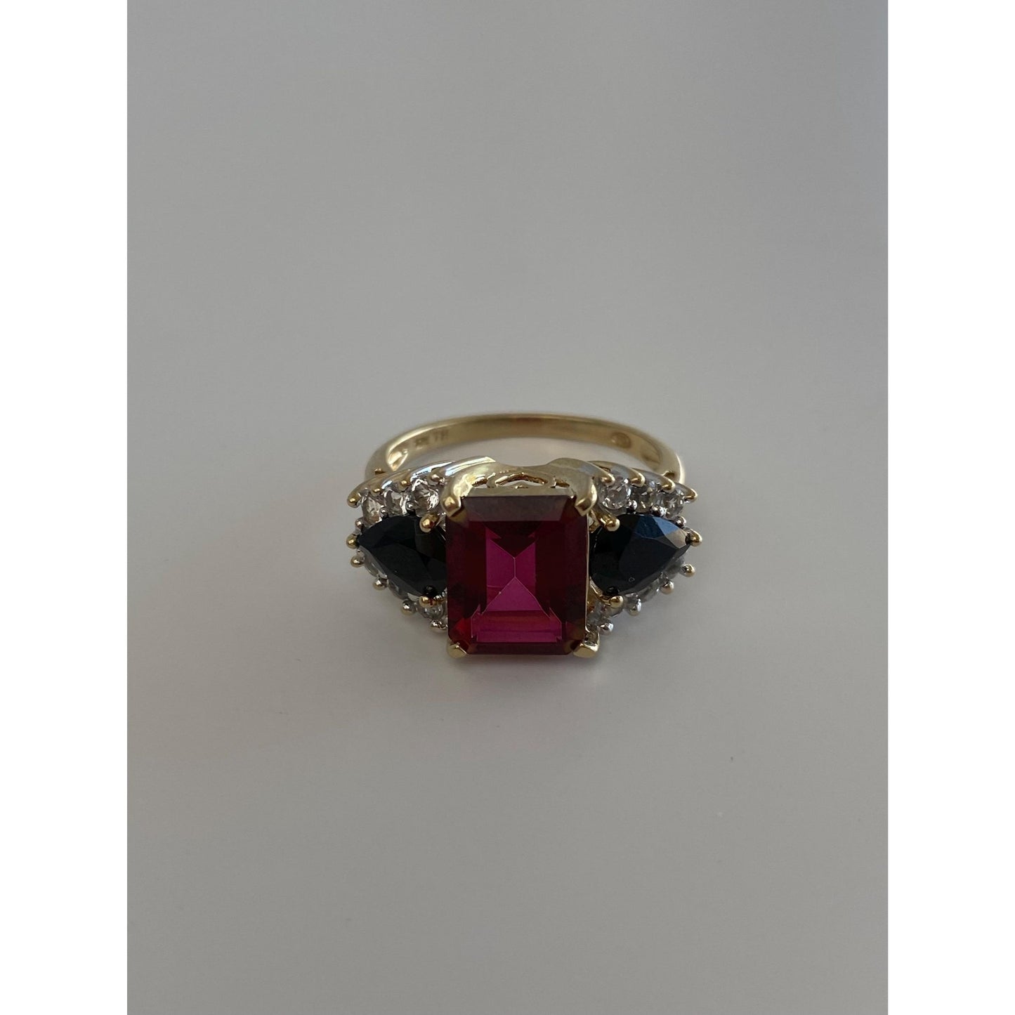 Vintage Solid 10k Yellow Gold Pink Tourmaline Onyx & Clear Quartz Ring - Size 7.75