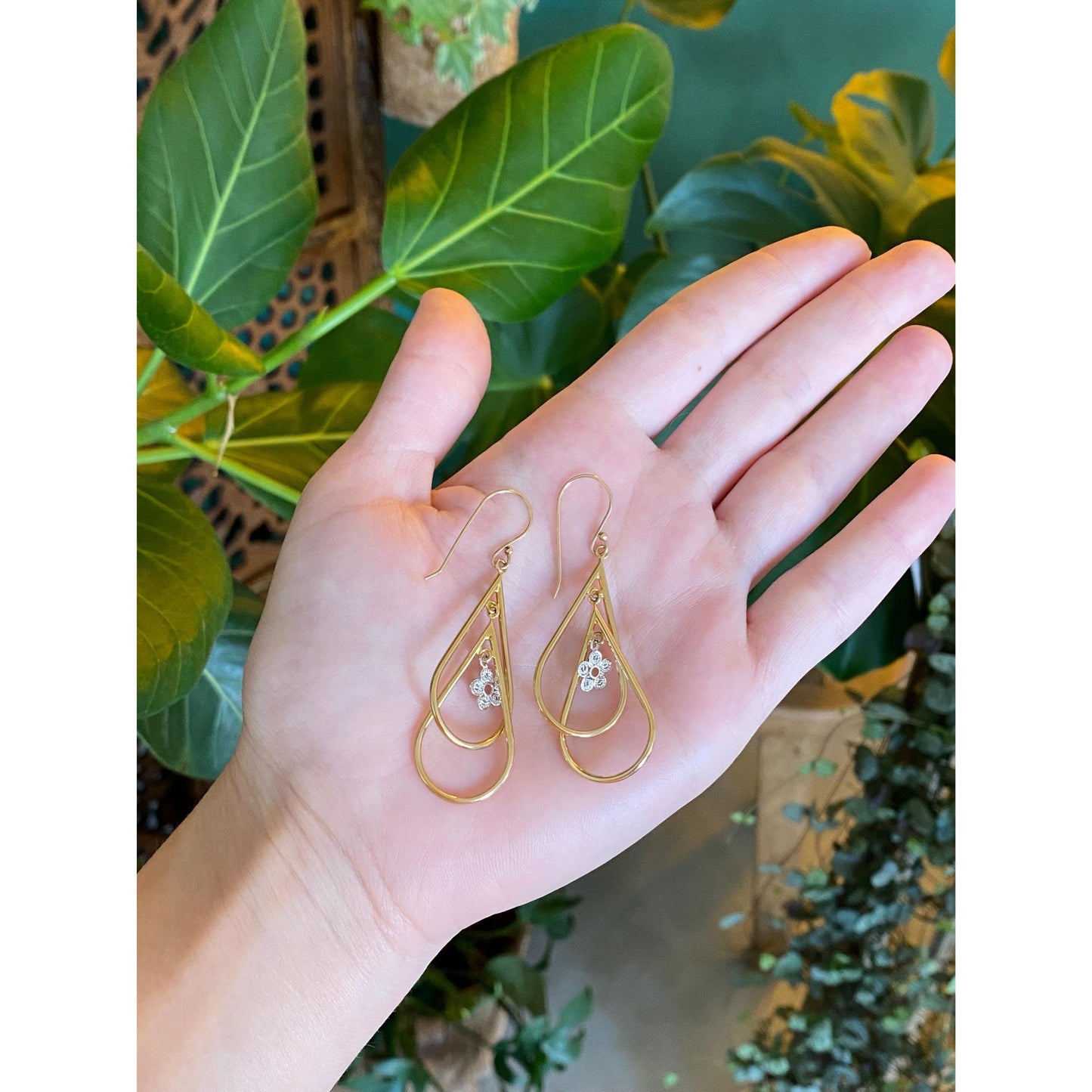 Vintage 14k Yellow Gold & Little White Gold Flower Dangle Earrings