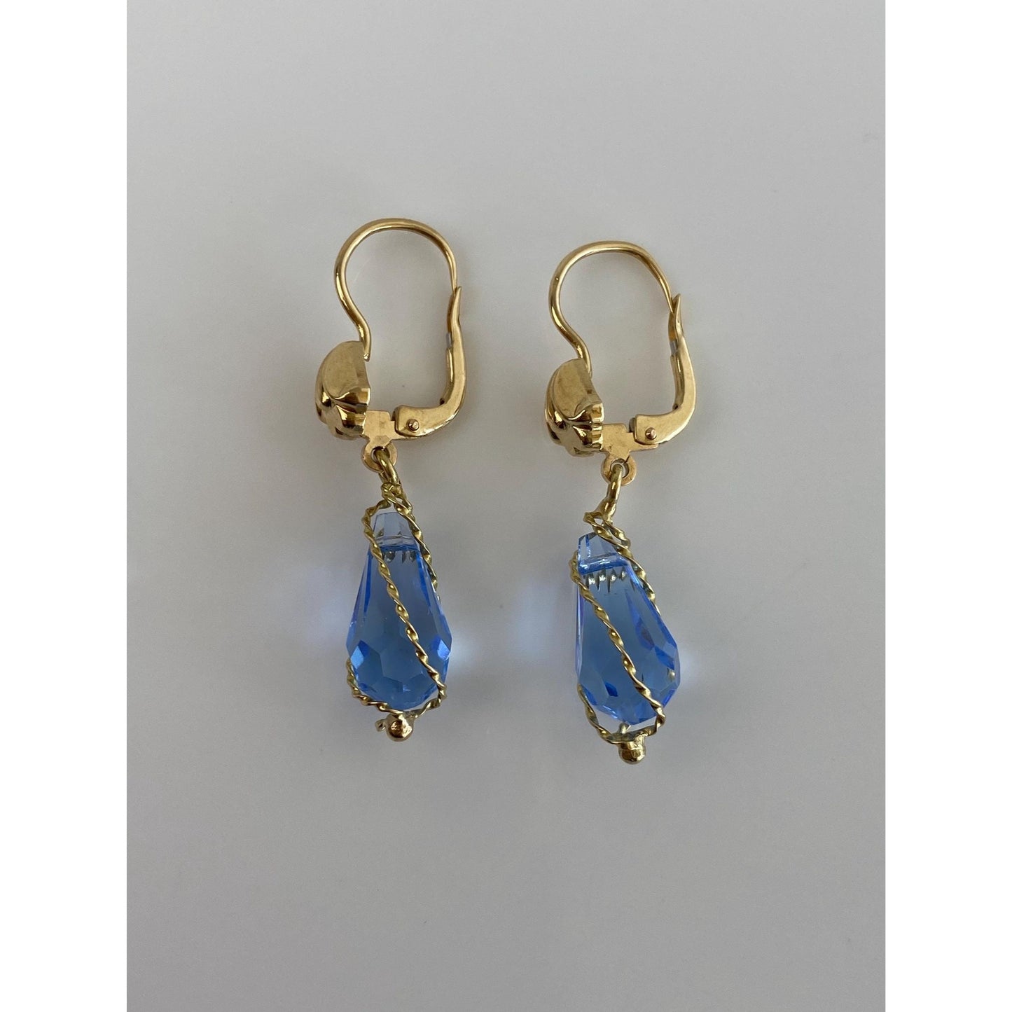 Vintage 18k Yellow Gold Light Blue Cubic Zirconia Dangle Earrings