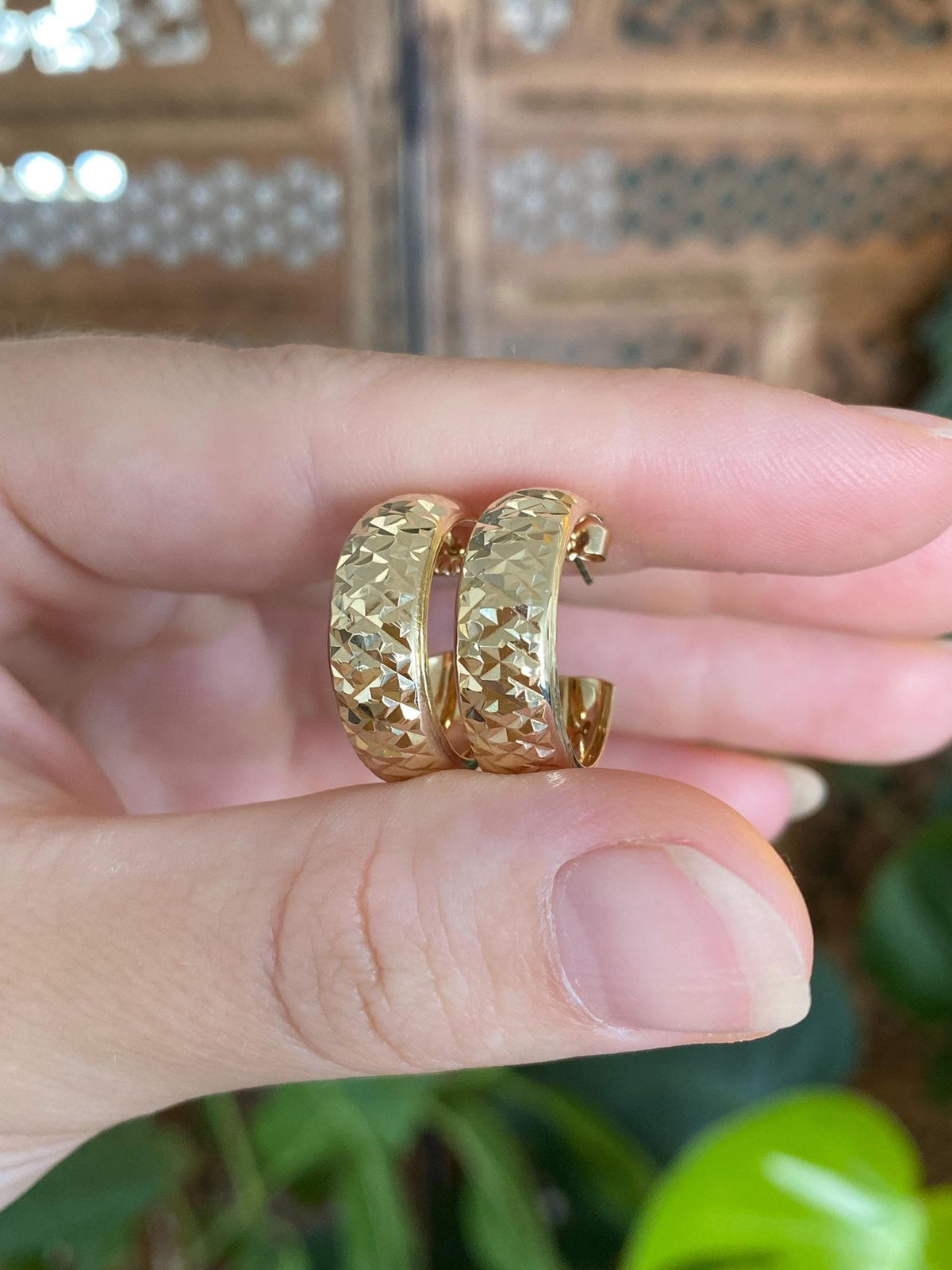 Vintage Solid 14k Yellow Gold Diamond Cut Hoop Stud Earrings