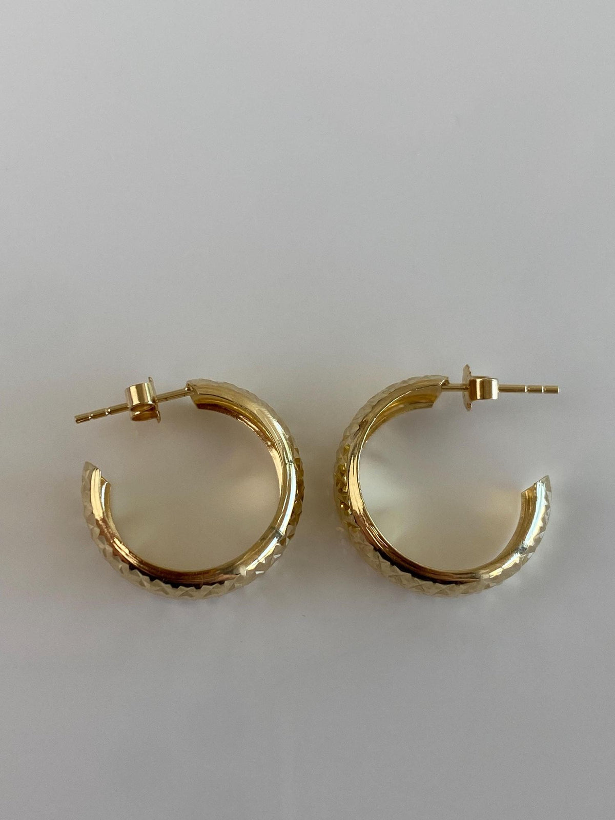 Vintage Solid 14k Yellow Gold Diamond Cut Hoop Stud Earrings