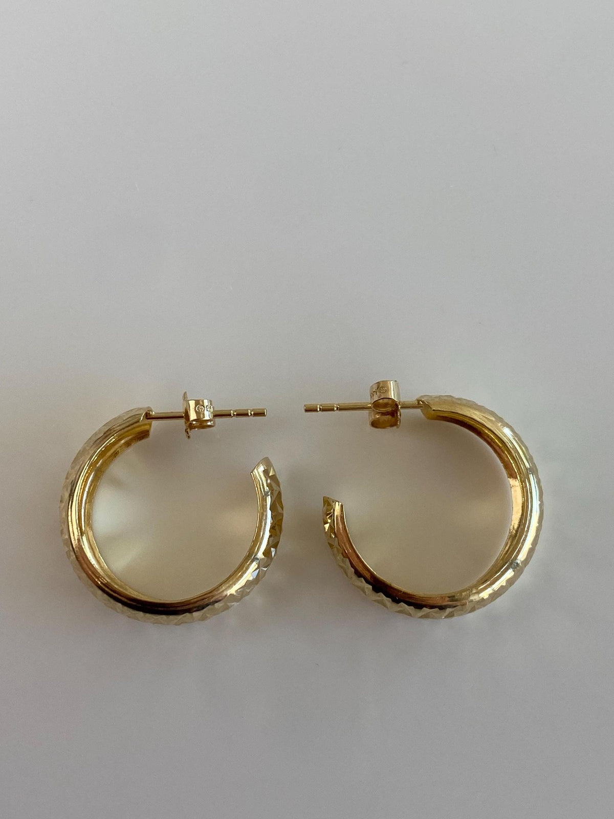 Vintage Solid 14k Yellow Gold Diamond Cut Hoop Stud Earrings