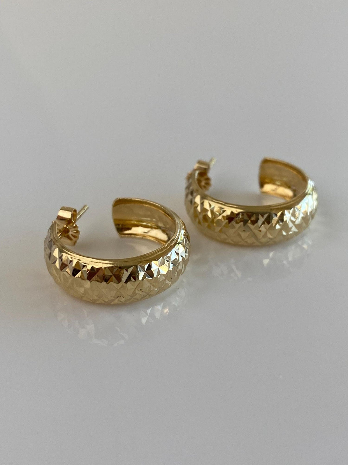 Vintage Solid 14k Yellow Gold Diamond Cut Hoop Stud Earrings