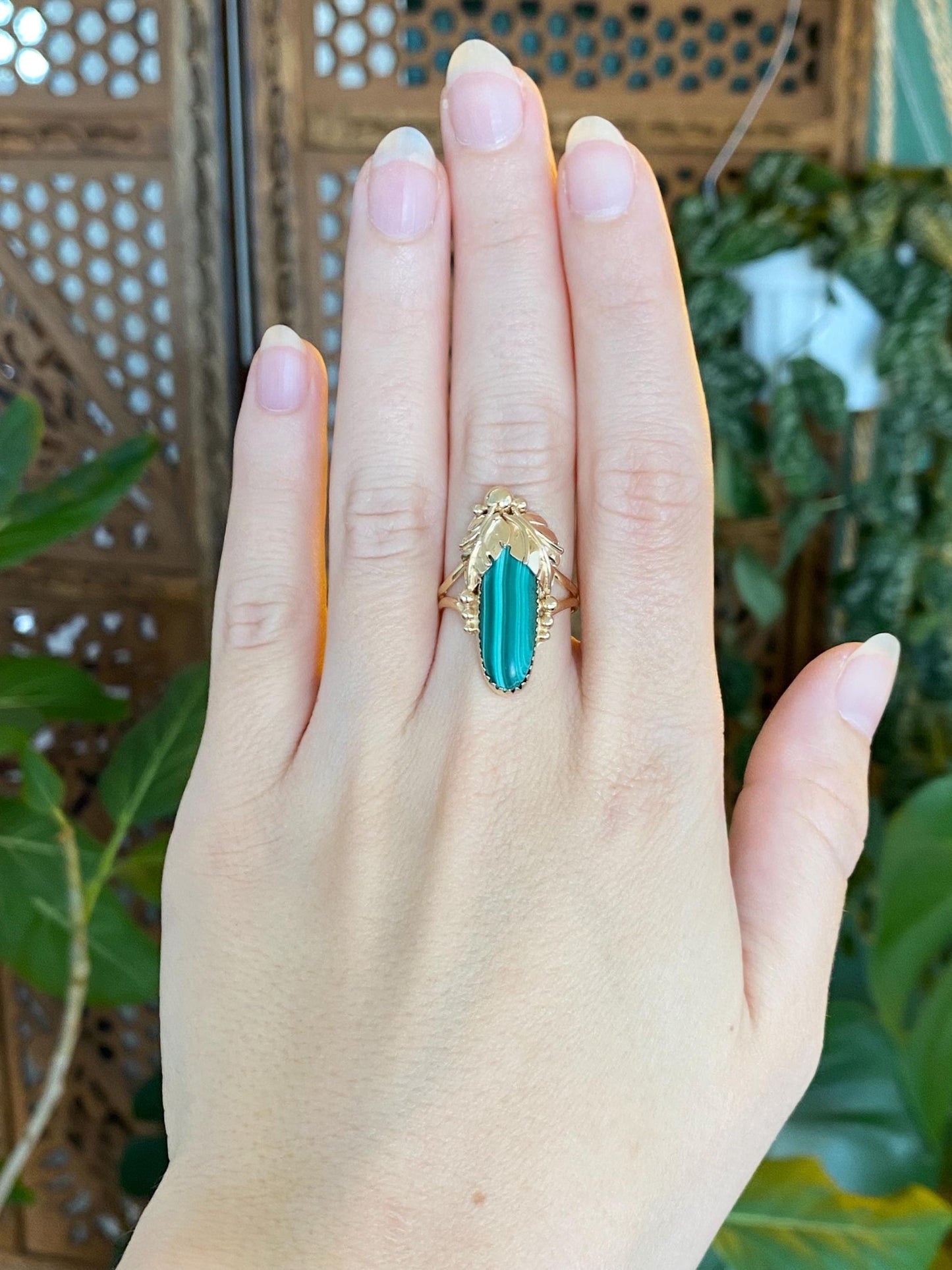 Vintage Solid 14k Yellow Gold Malachite Leaves Ring - Size 6.75