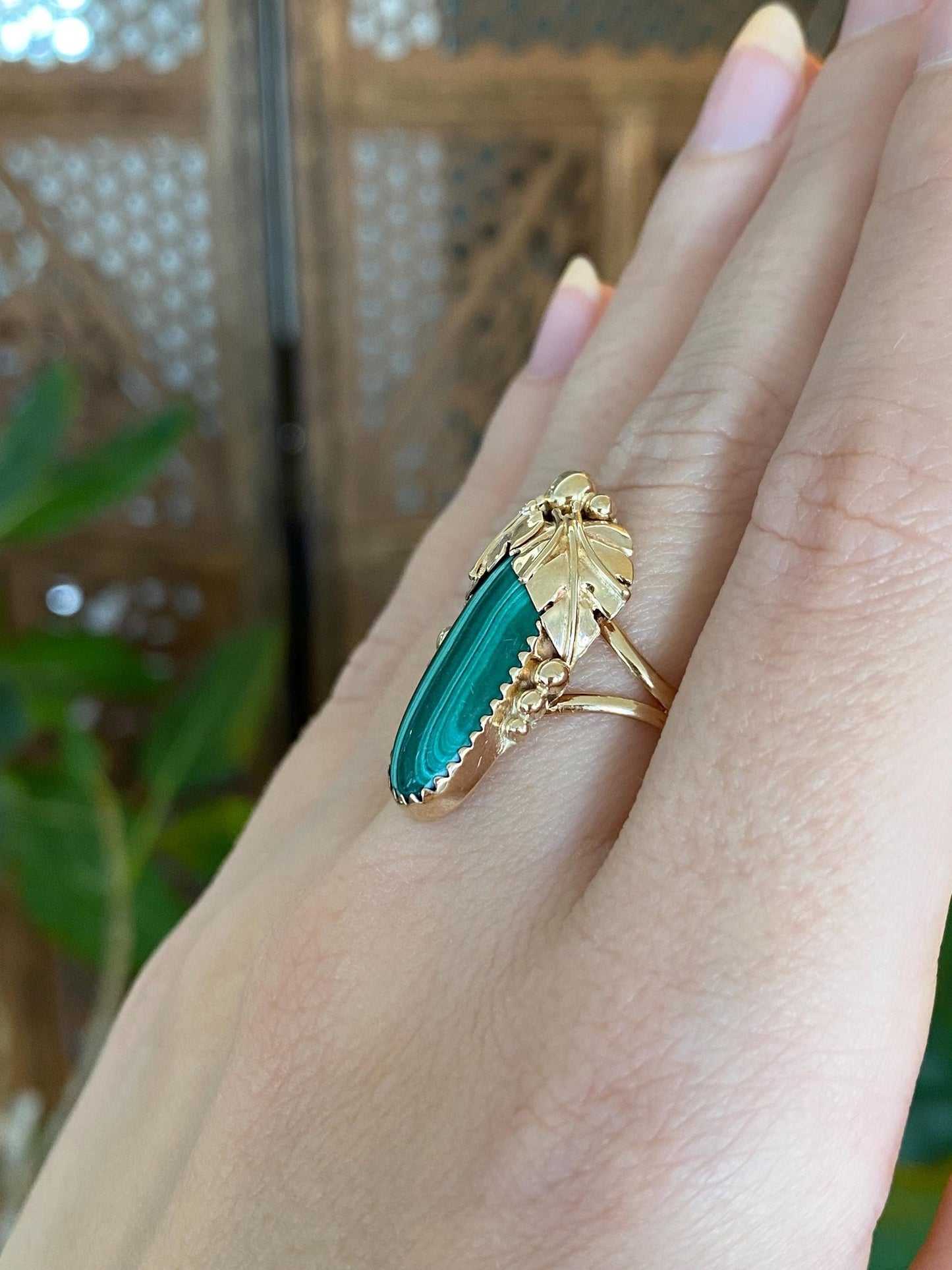 Vintage Solid 14k Yellow Gold Malachite Leaves Ring - Size 6.75