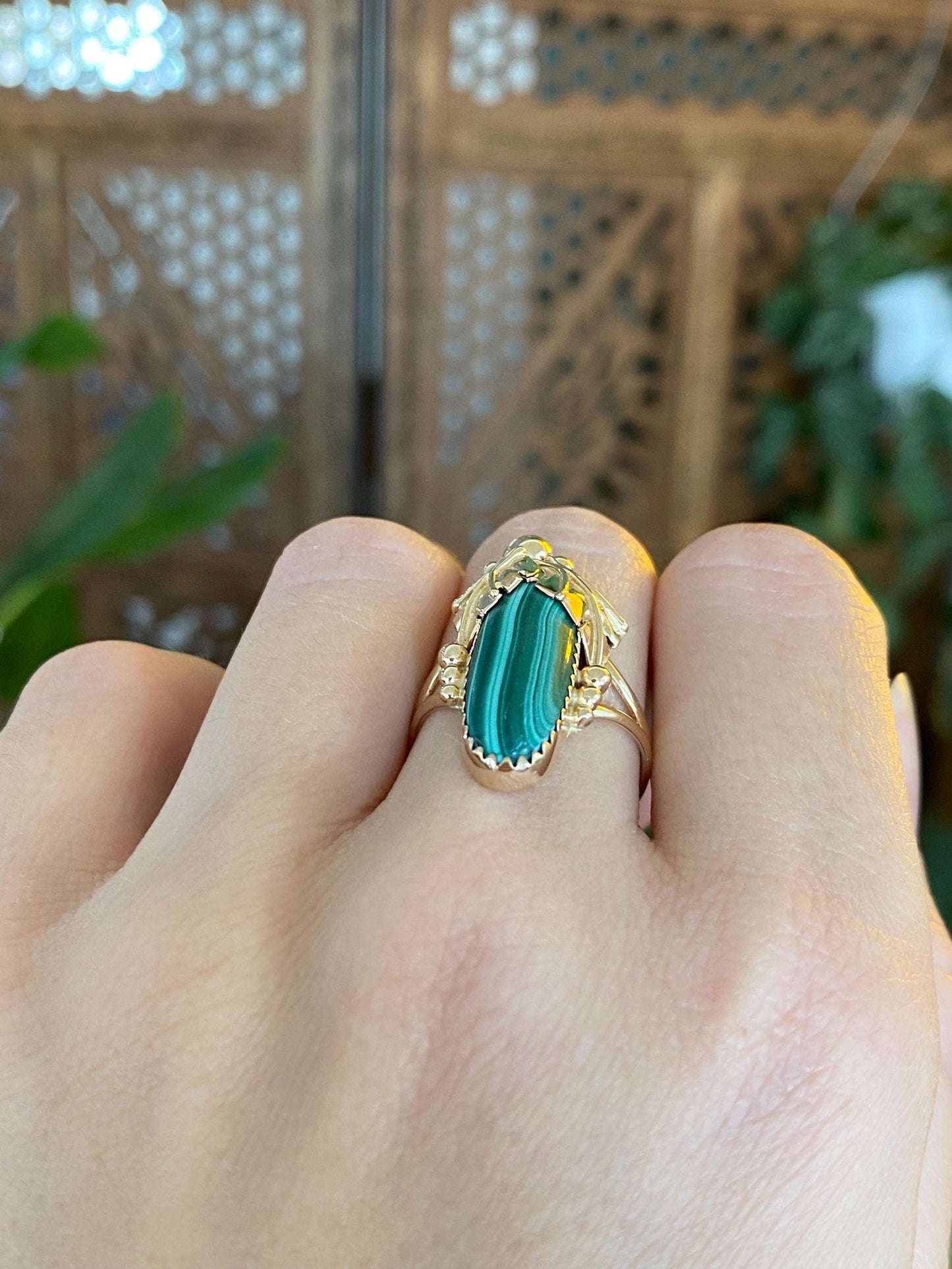 Vintage Solid 14k Yellow Gold Malachite Leaves Ring - Size 6.75