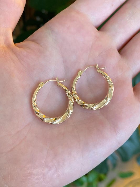 Vintage 14k Yellow Gold Scalloped Milgrain Hoop Earrings