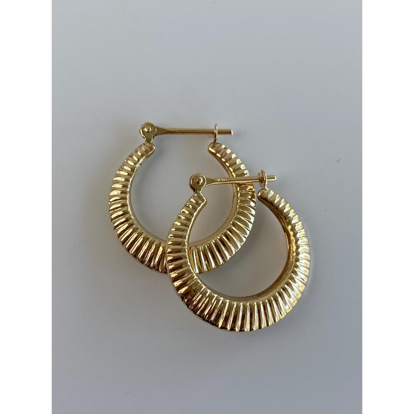 Vintage 14k Yellow Gold Scalloped Lined Hoop Earrings