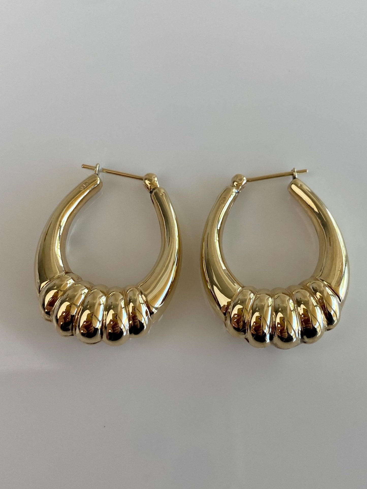 Vintage 14k Yellow Gold Scalloped Bottom Hoop Earrings