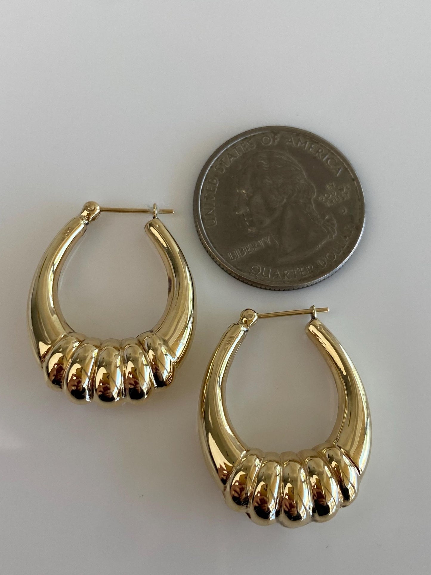Vintage 14k Yellow Gold Scalloped Bottom Hoop Earrings