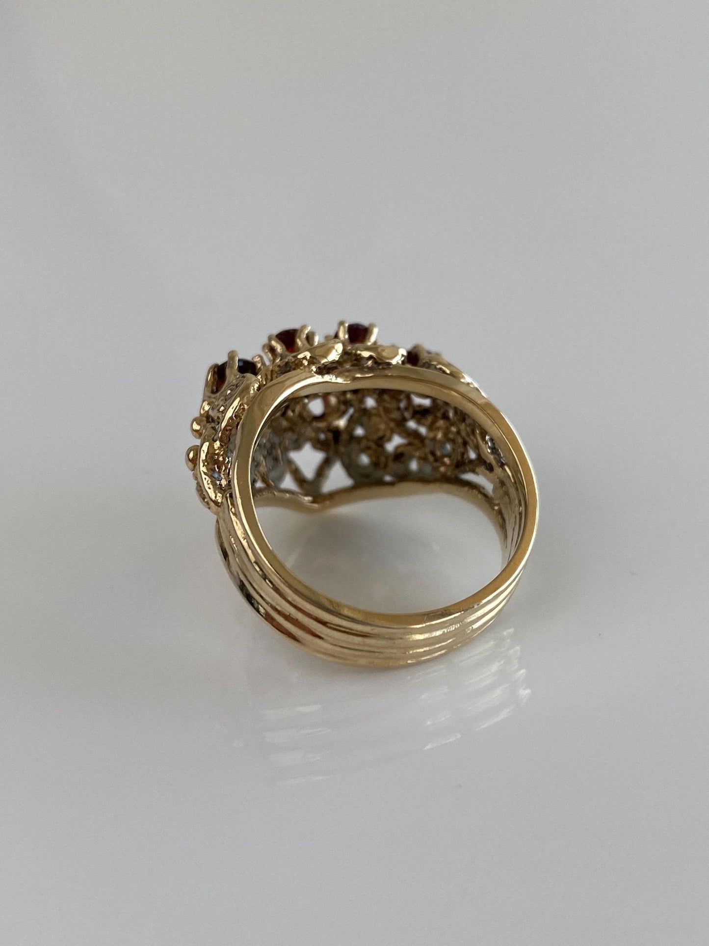 Vintage Solid 14k Yellow Gold Garnet Filigree Ring - Size 6.5