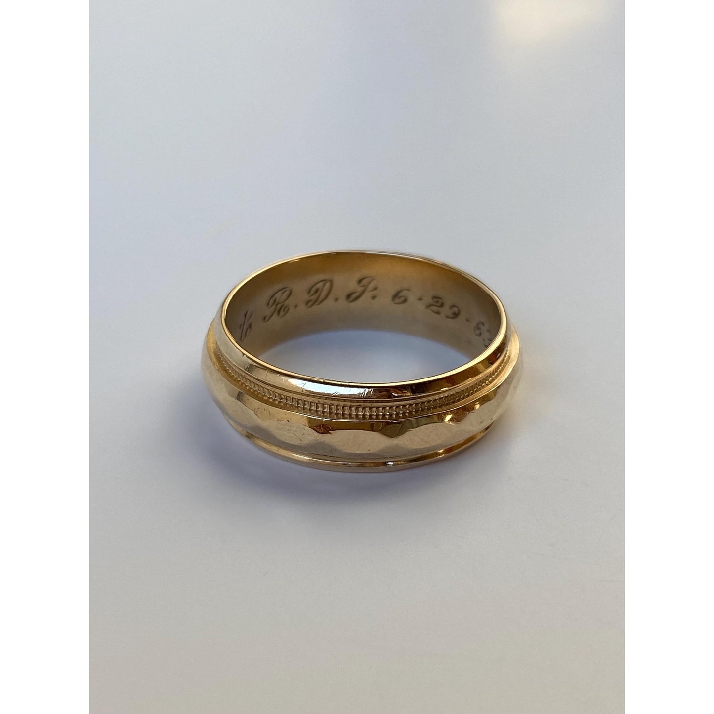 Vintage Solid 14k Yellow Gold Miligrain Faceted Ring Band - Size 9.5