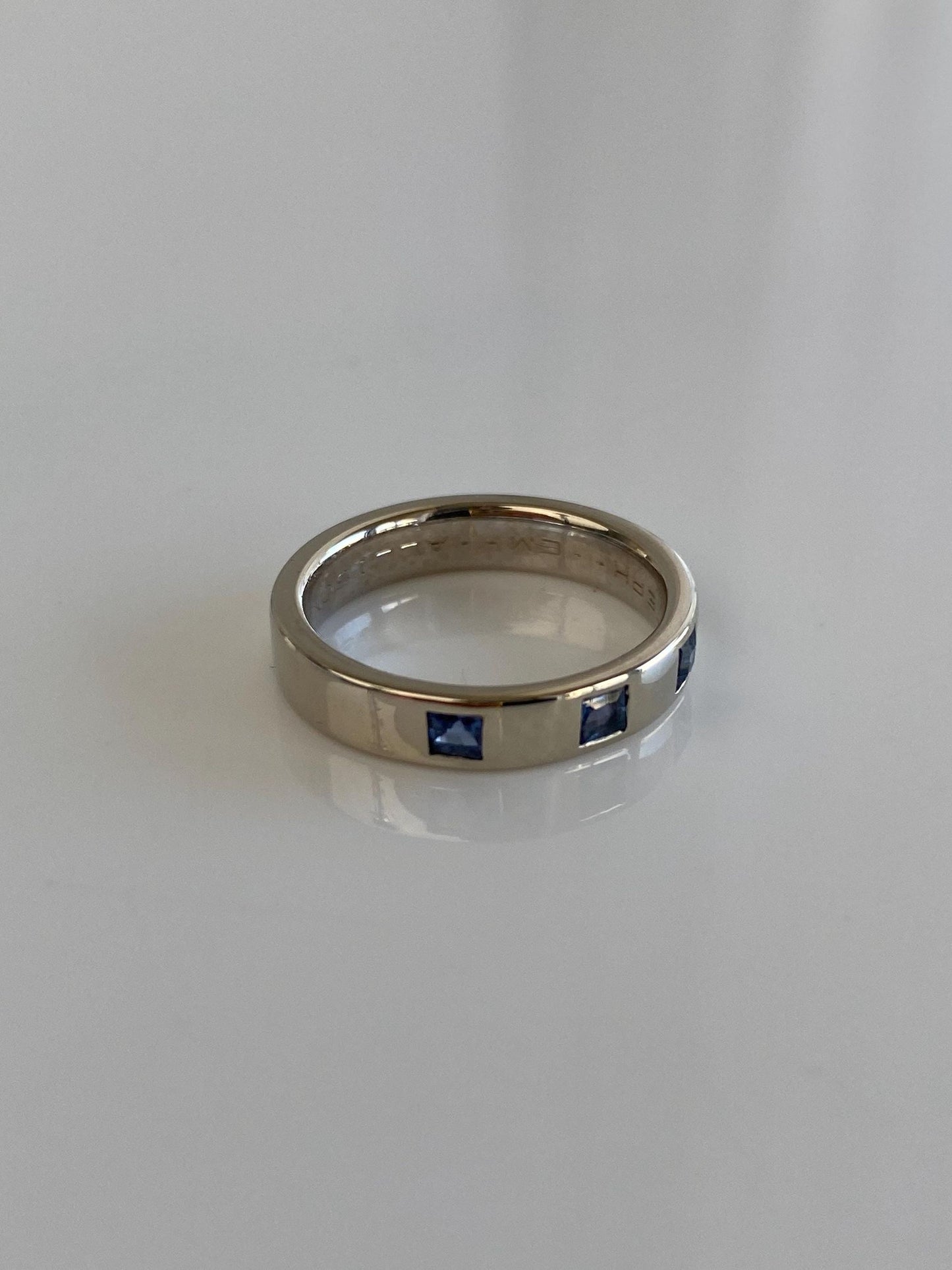 Vintage Solid 14k White Gold Blue Sapphire Square Edge Ring Band - Size 5.25