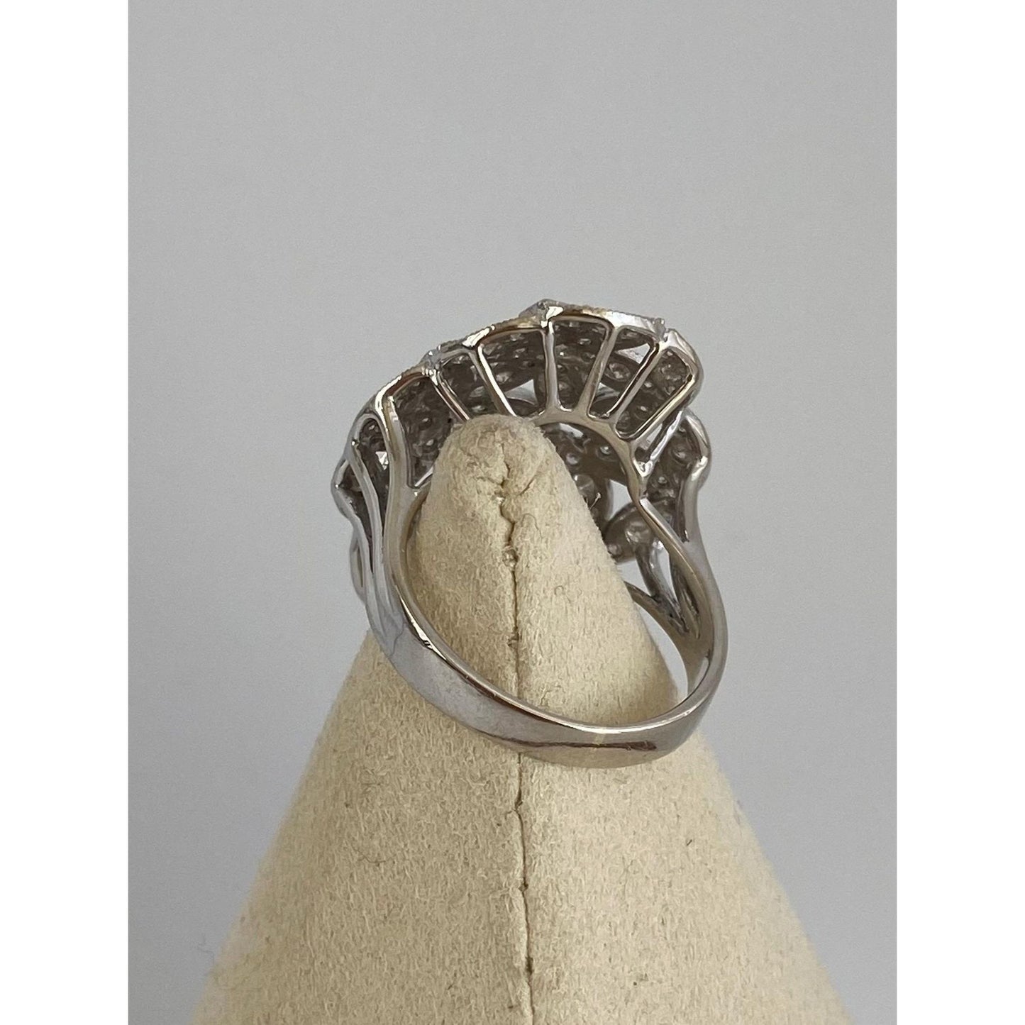 Vintage Solid 14k White Gold Diamond Flower Cluster Ring - Size 6.75