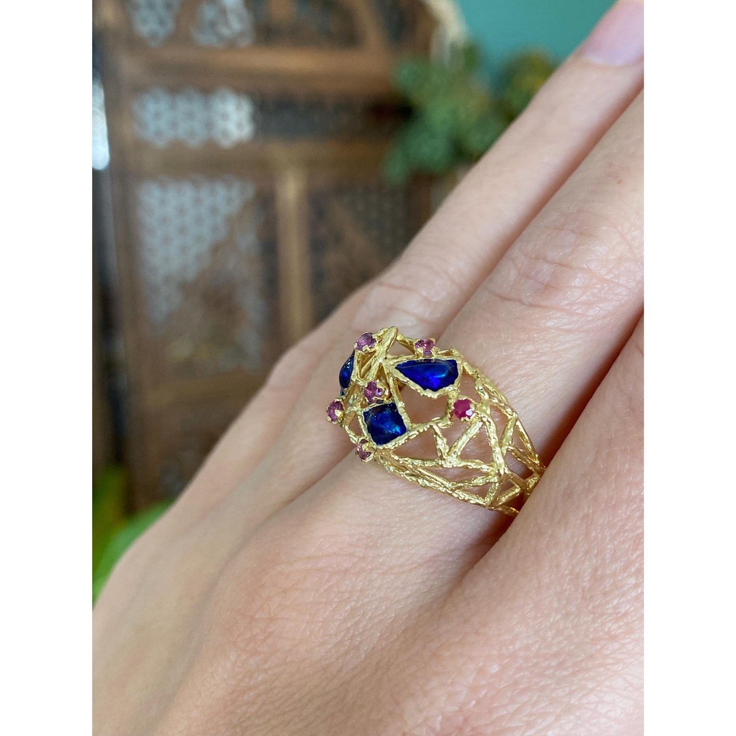 Vintage Solid 18k Yellow Gold Pink Sapphire Blue Enamel Ring - Size 6.75