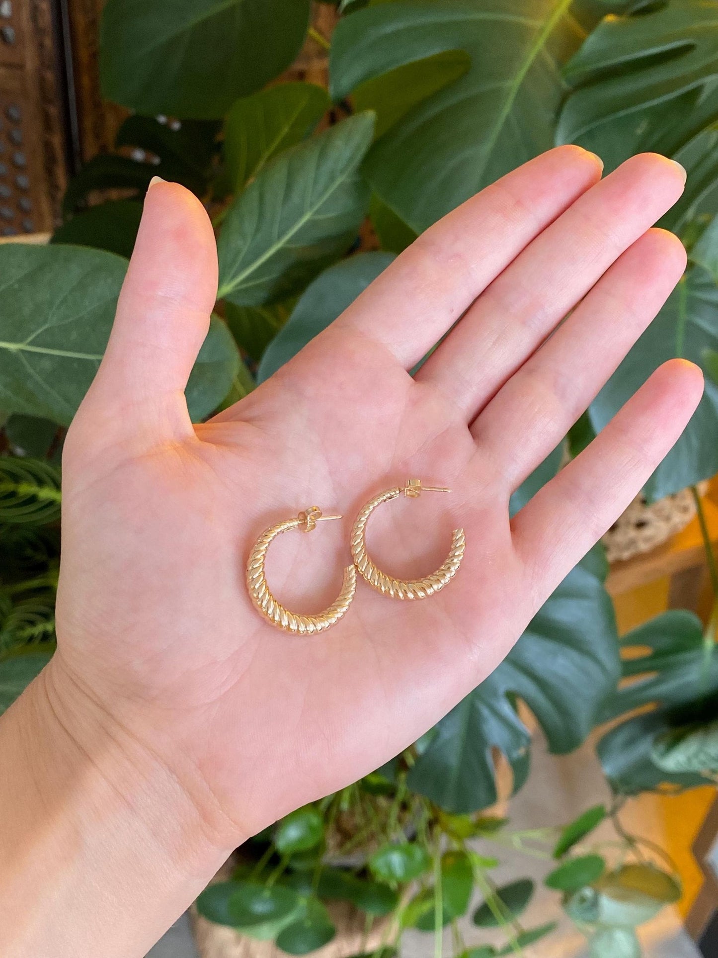Vintage 14k Yellow Gold Tapered Twist Hoop Earrings