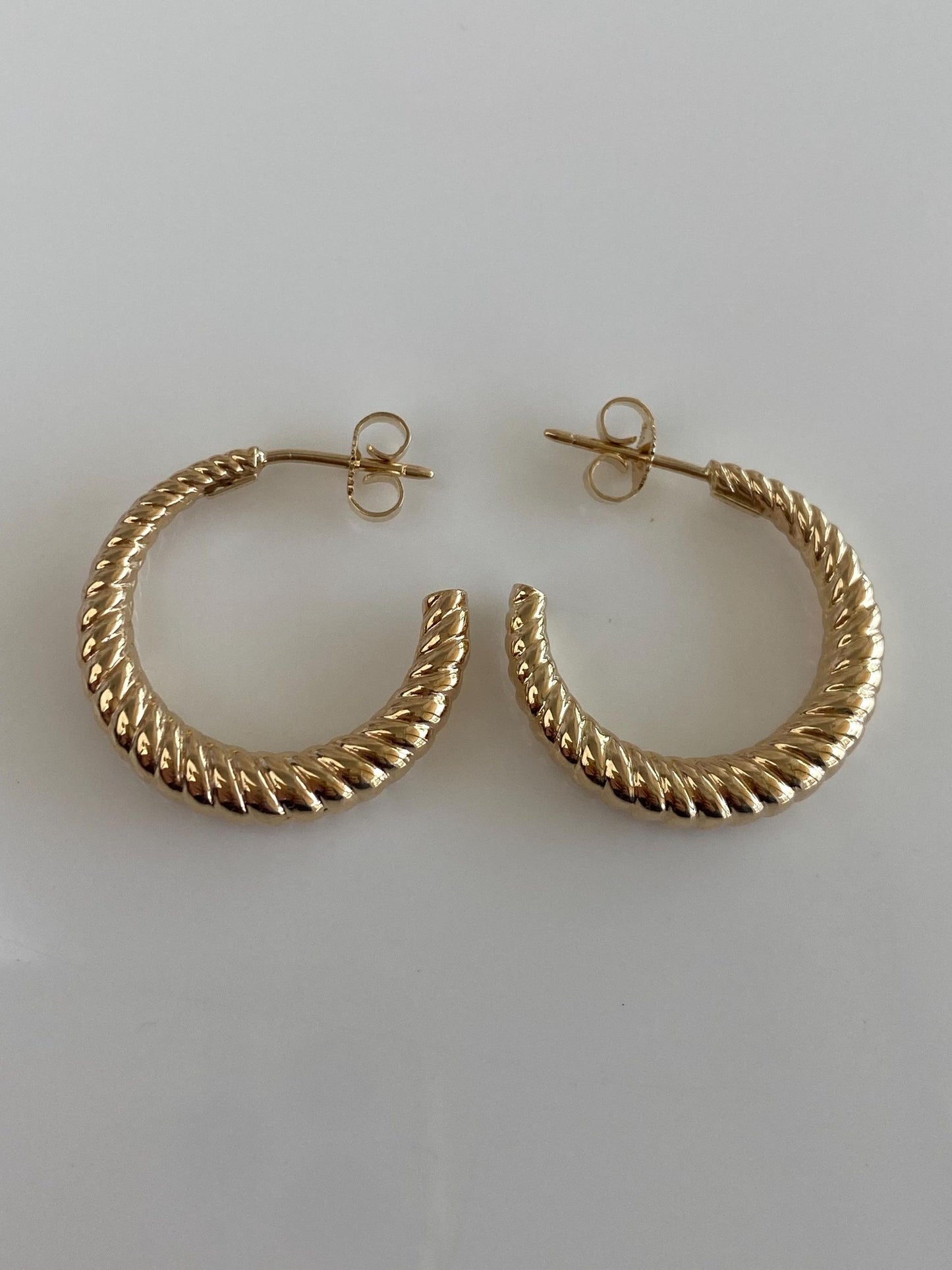 Vintage 14k Yellow Gold Tapered Twist Hoop Earrings