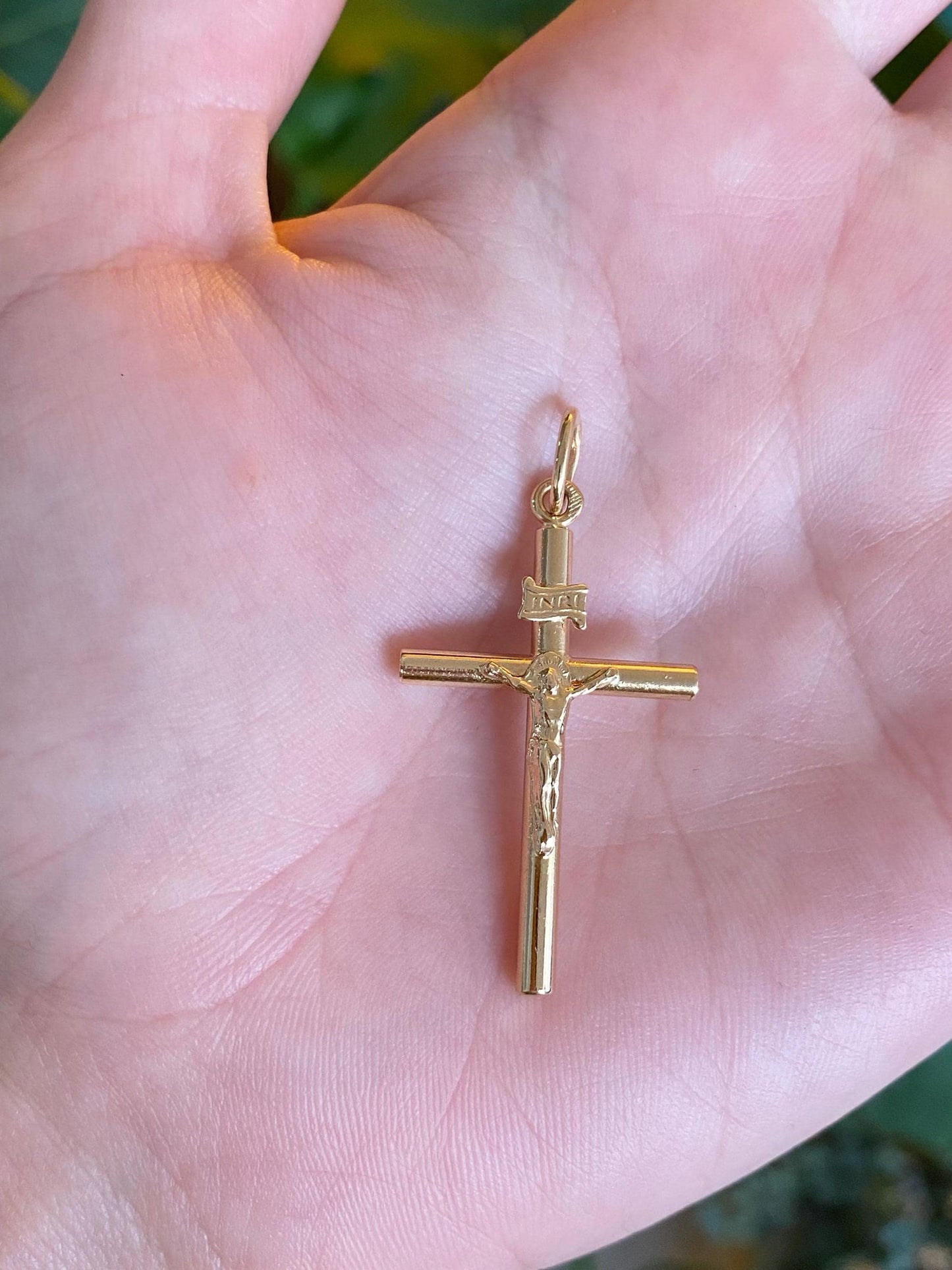 Vintage 18k Yellow Gold Crucifix Charm