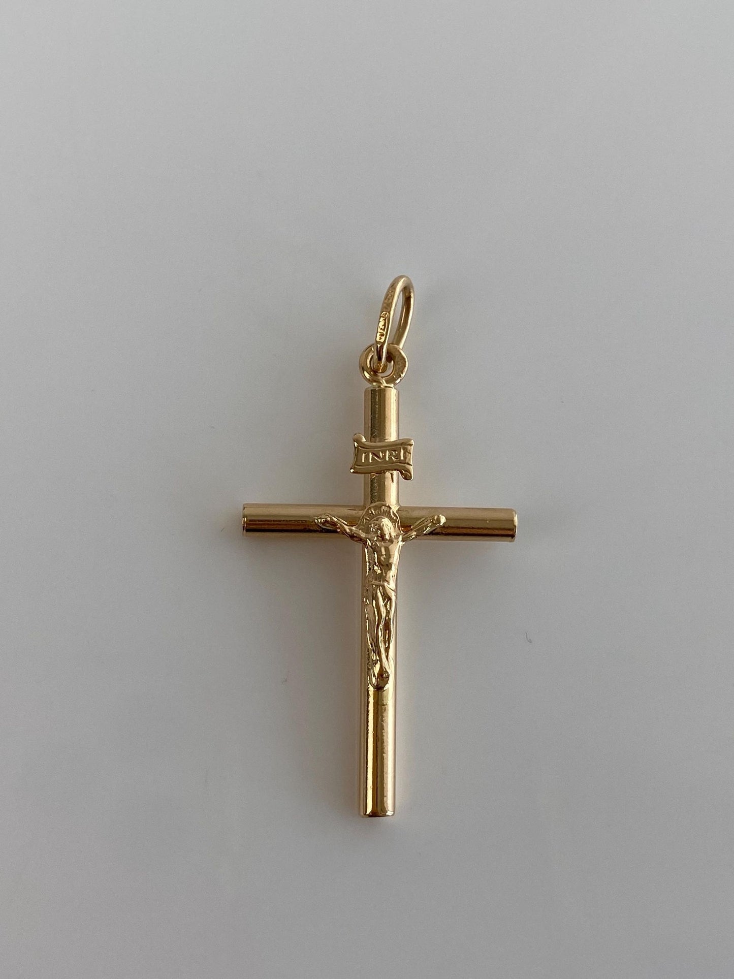 Vintage 18k Yellow Gold Crucifix Charm