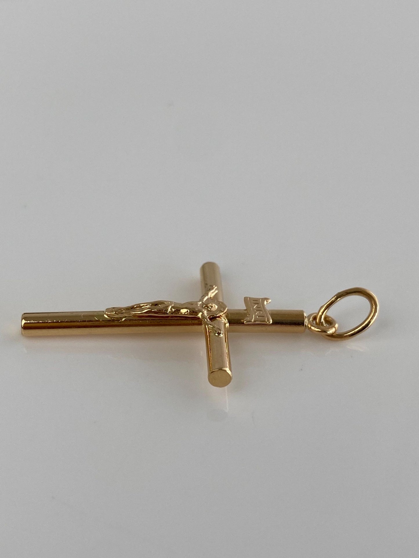 Vintage 18k Yellow Gold Crucifix Charm