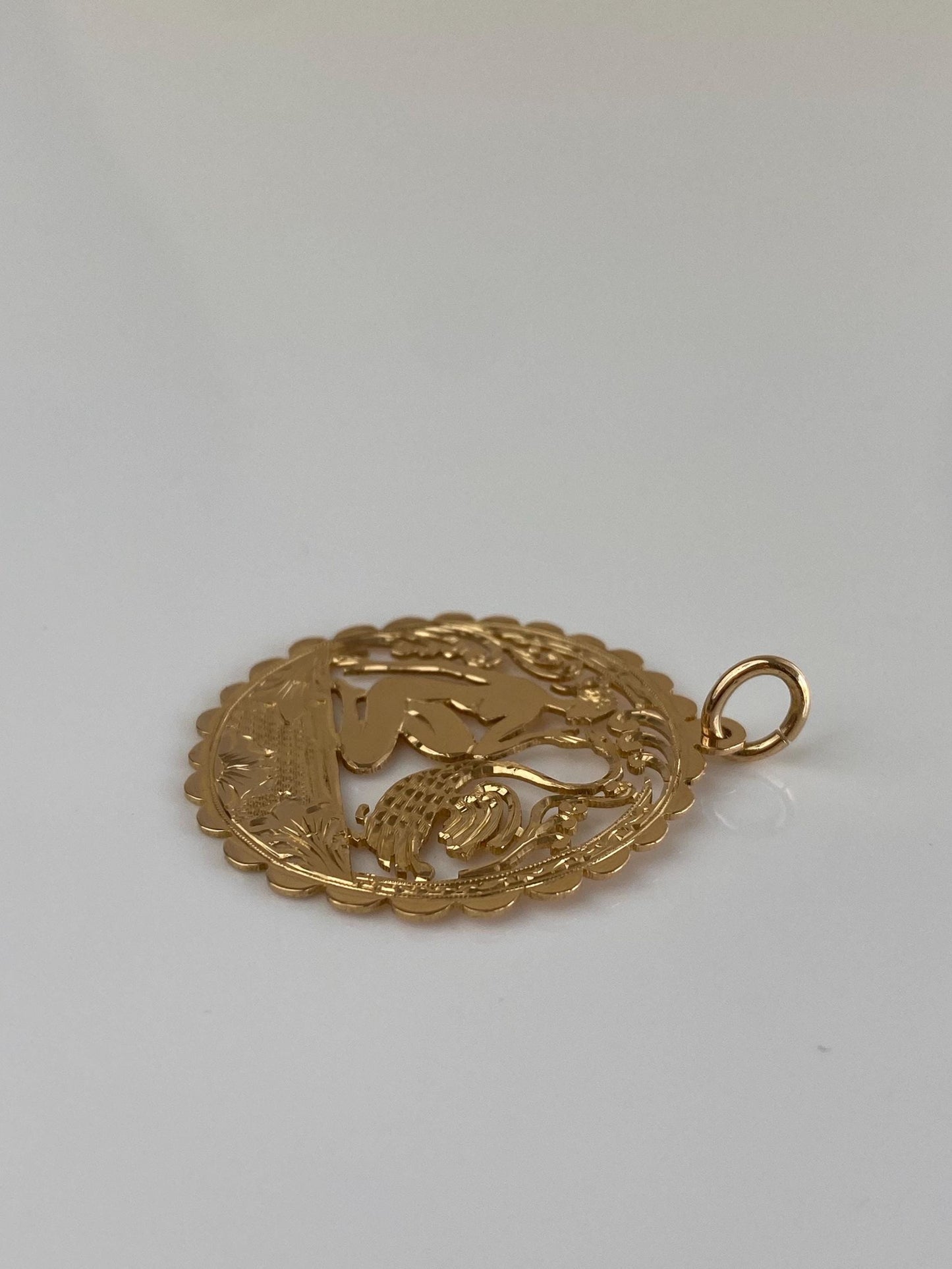 Vintage Solid 18k Yellow Gold Open Work Woman & Swan Charm