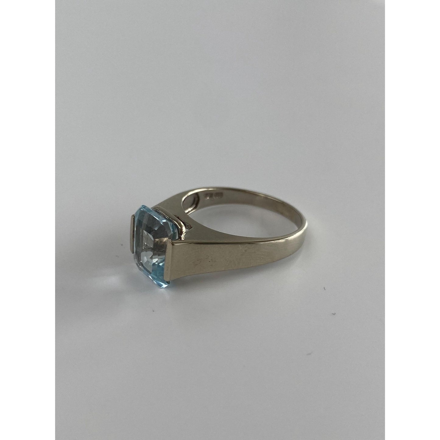 Vintage Solid 10k White Gold Light Blue Cubic Zirconia Ring - Size 7.75