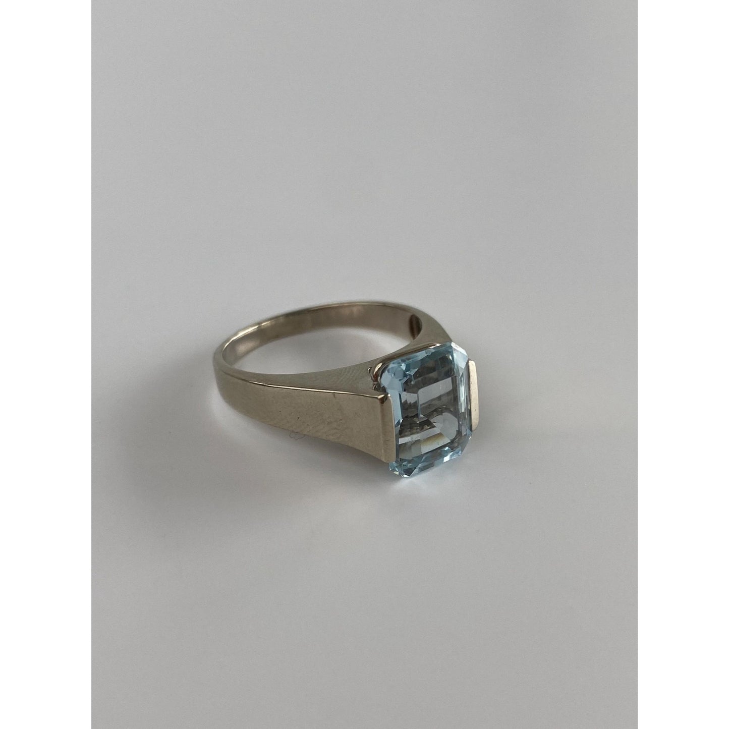 Vintage Solid 10k White Gold Light Blue Cubic Zirconia Ring - Size 7.75