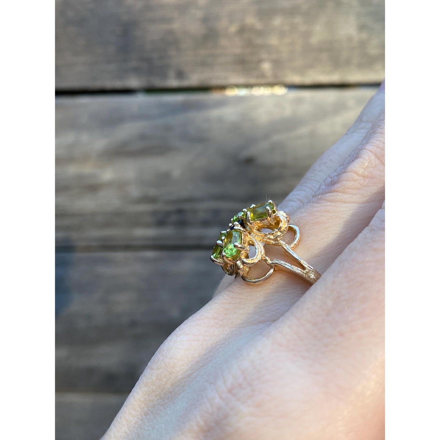 Solid 14k Yellow Gold Blue Sapphire Peridot Flower Ring - Size 6