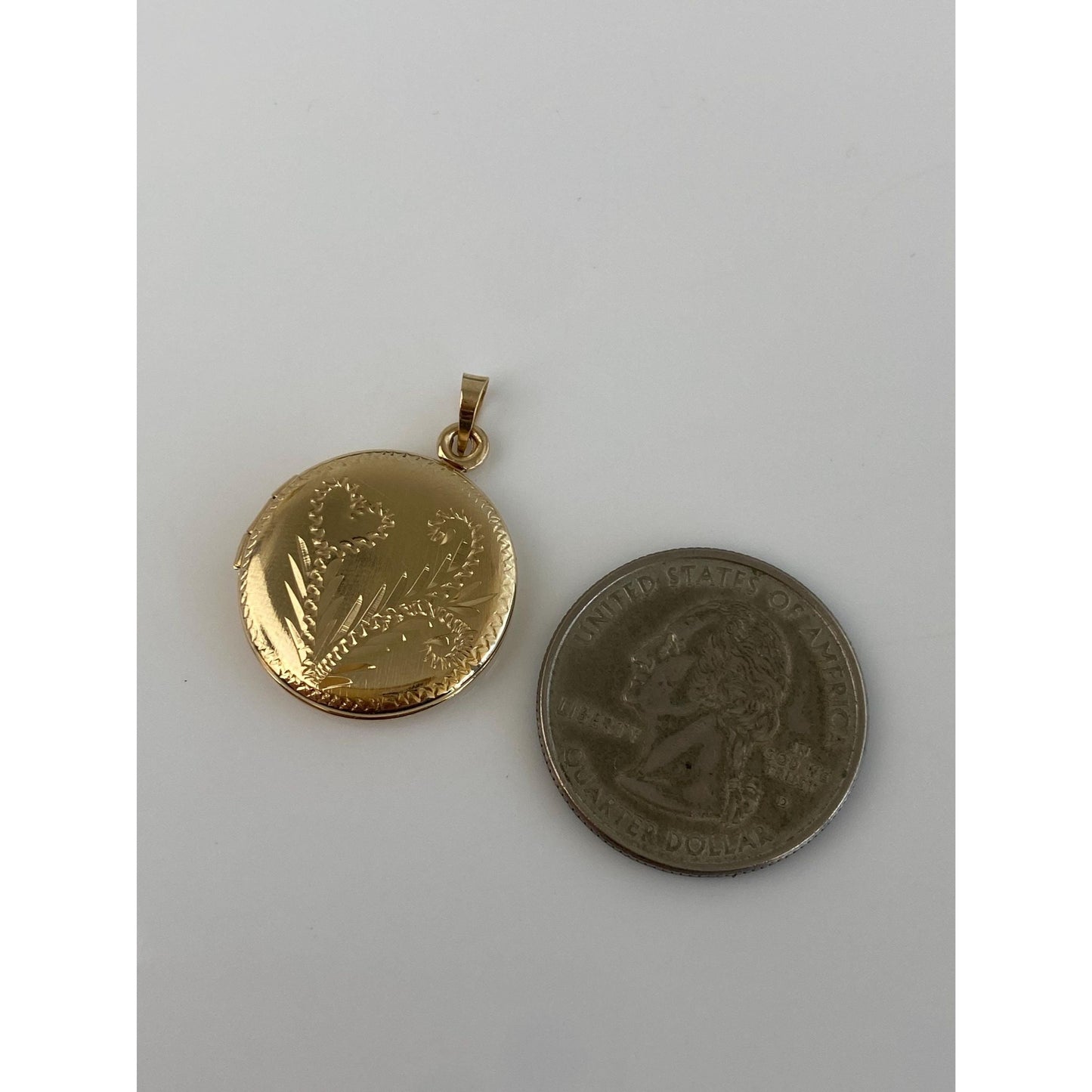 Vintage Solid 14k Yellow Gold Diamond Cut Floral Heart Design Locket Charm