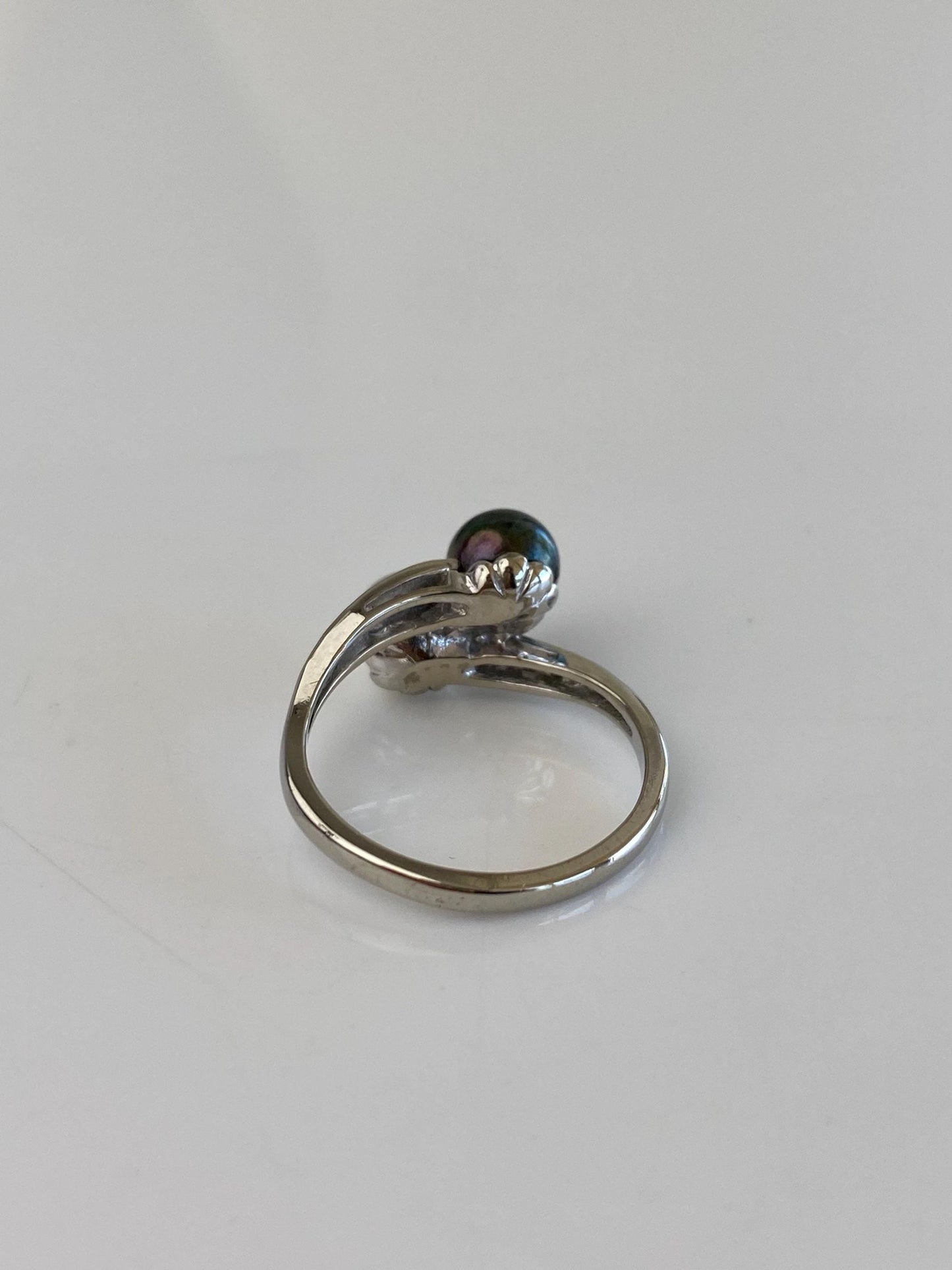 Vintage Solid 10k White Gold Diamonds White & Peacock Pearl Ring - Size 7