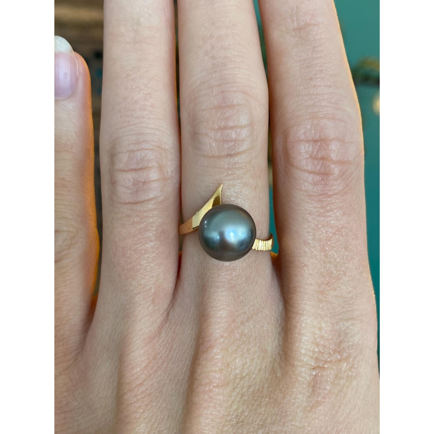 Vintage Solid 18k Yellow Gold Tahitian Pearl Ring - Size 5.25