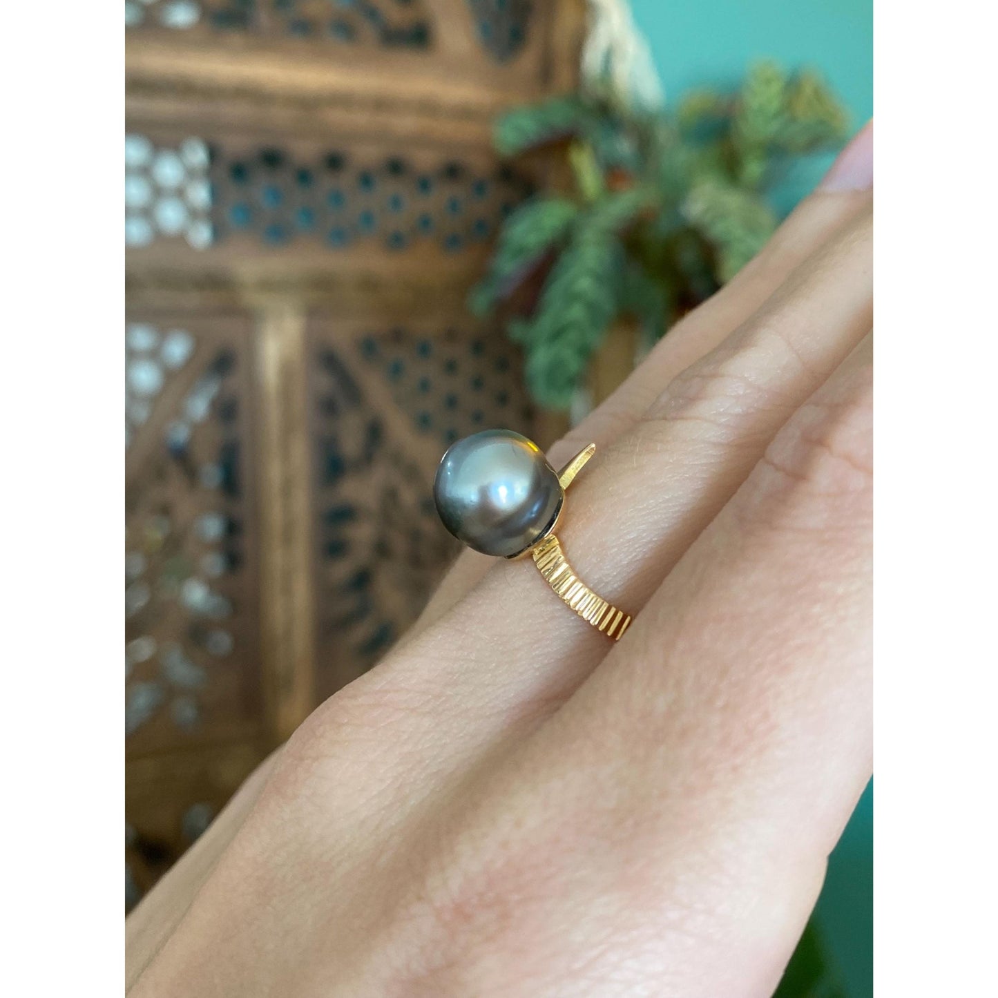 Vintage Solid 18k Yellow Gold Tahitian Pearl Ring - Size 5.25