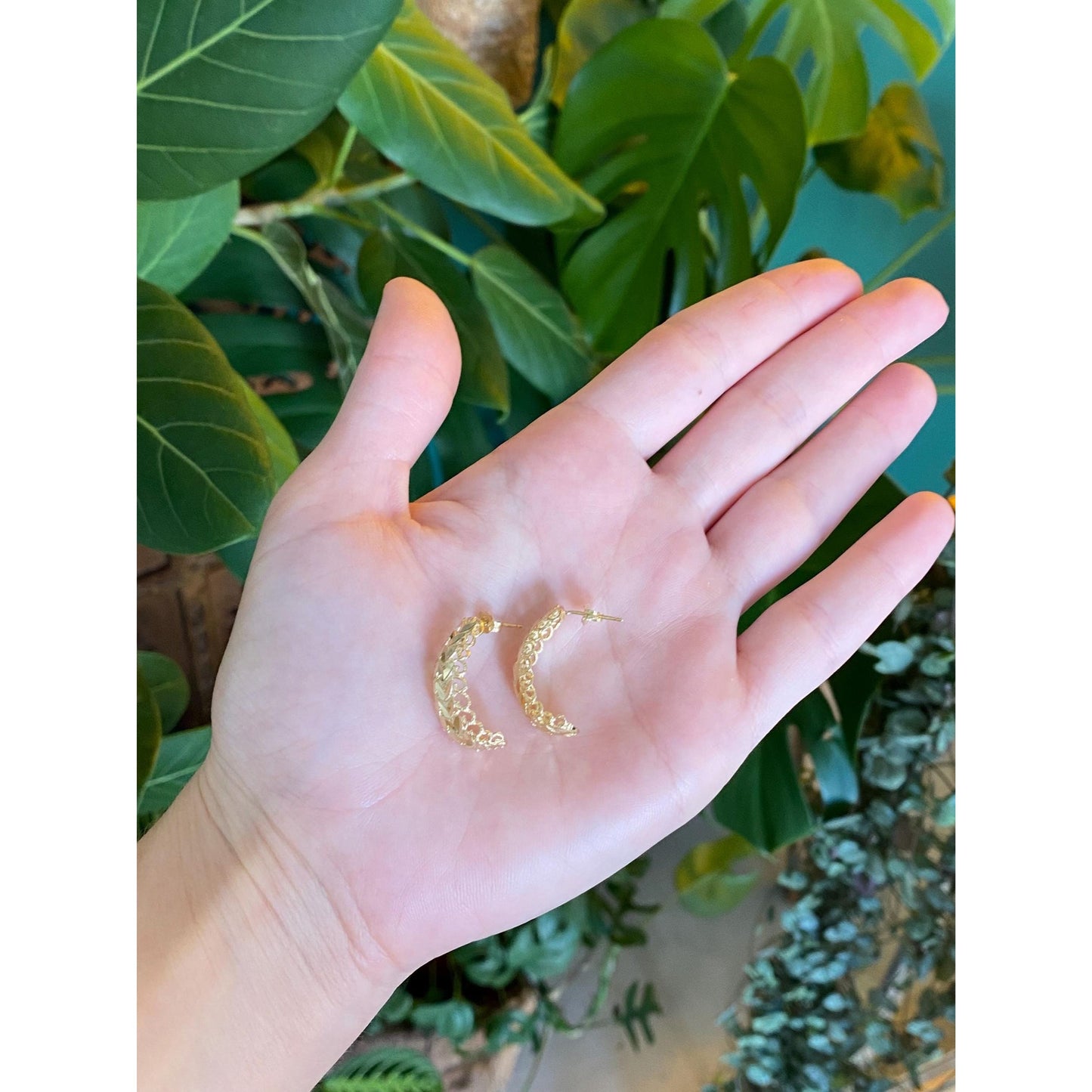 Vintage Solid 14k Yellow Gold Diamond Cut Hearts Drop Earrings