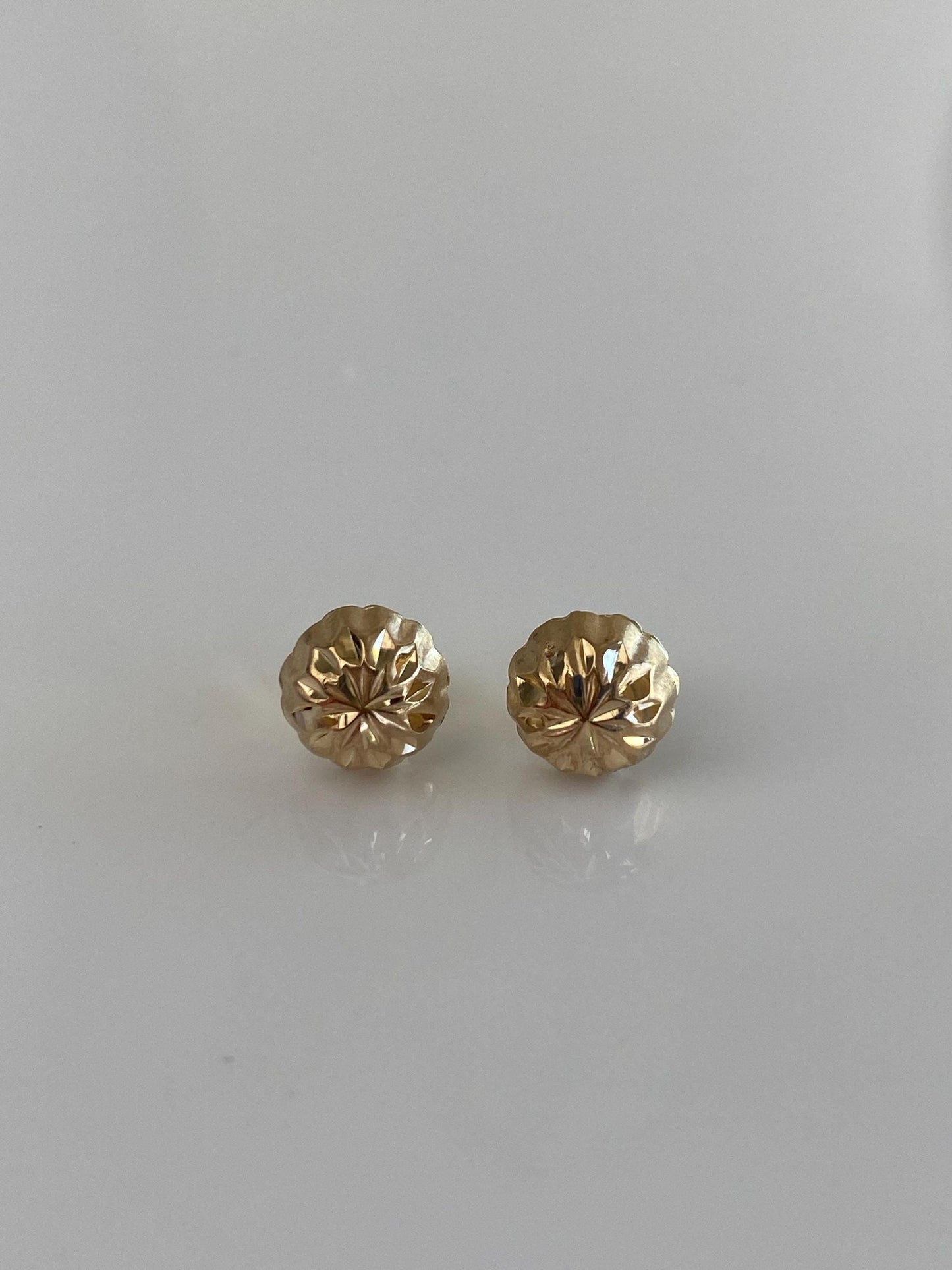 Vintage 14k Yellow Gold Diamond Cut Domed Stud Earrings
