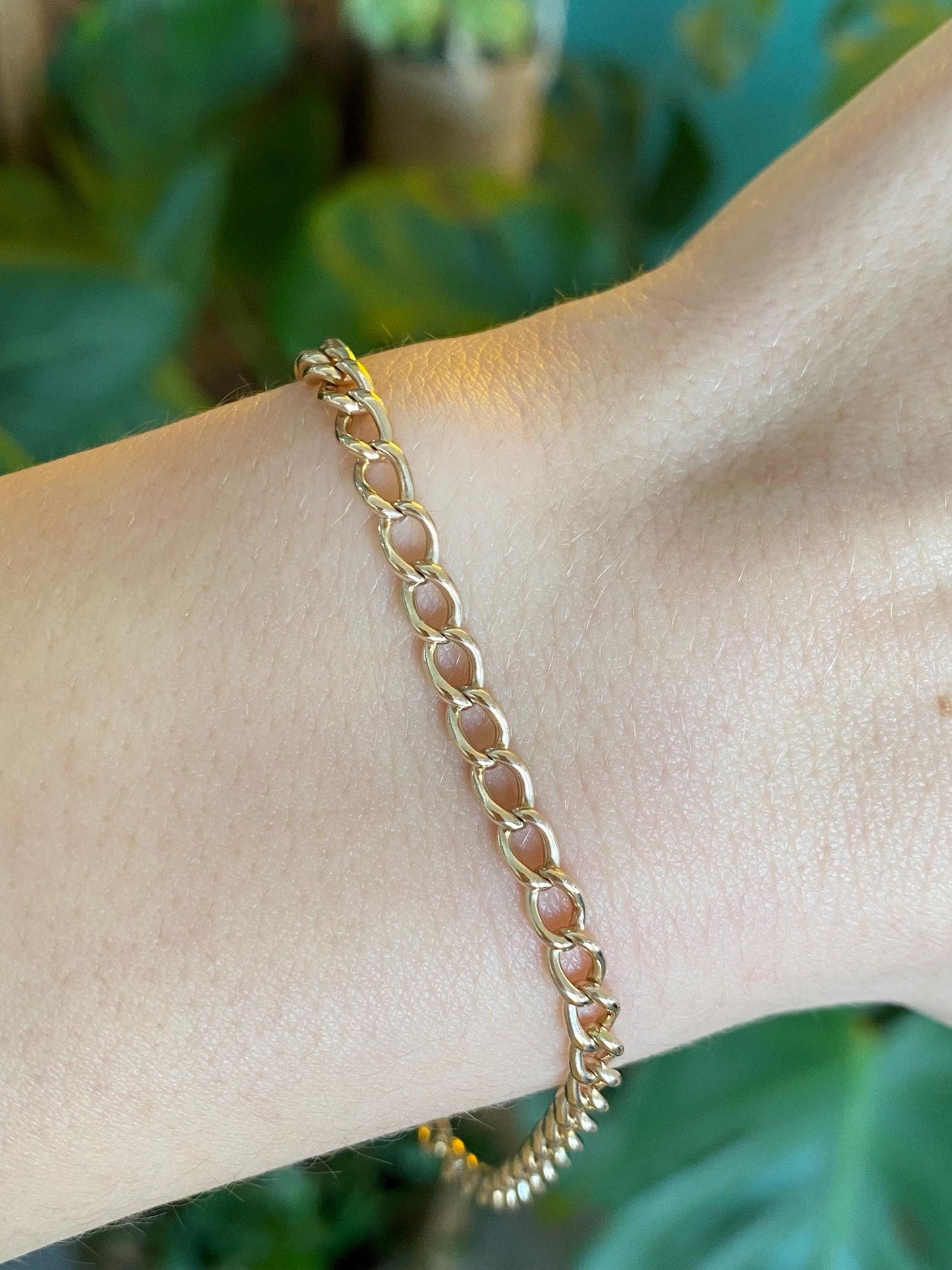 Vintage Solid 10k Yellow Gold Elongated Curb Chain Bracelet - 8 inches