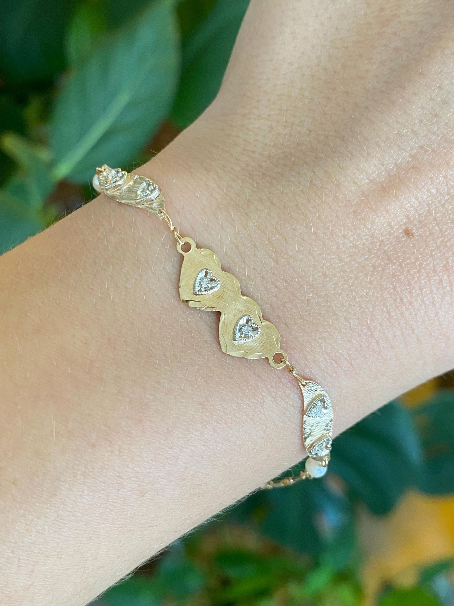 Vintage Solid 14k Yellow Gold Diamond Pearls Hearts Link Chain Bracelet - 7 inches