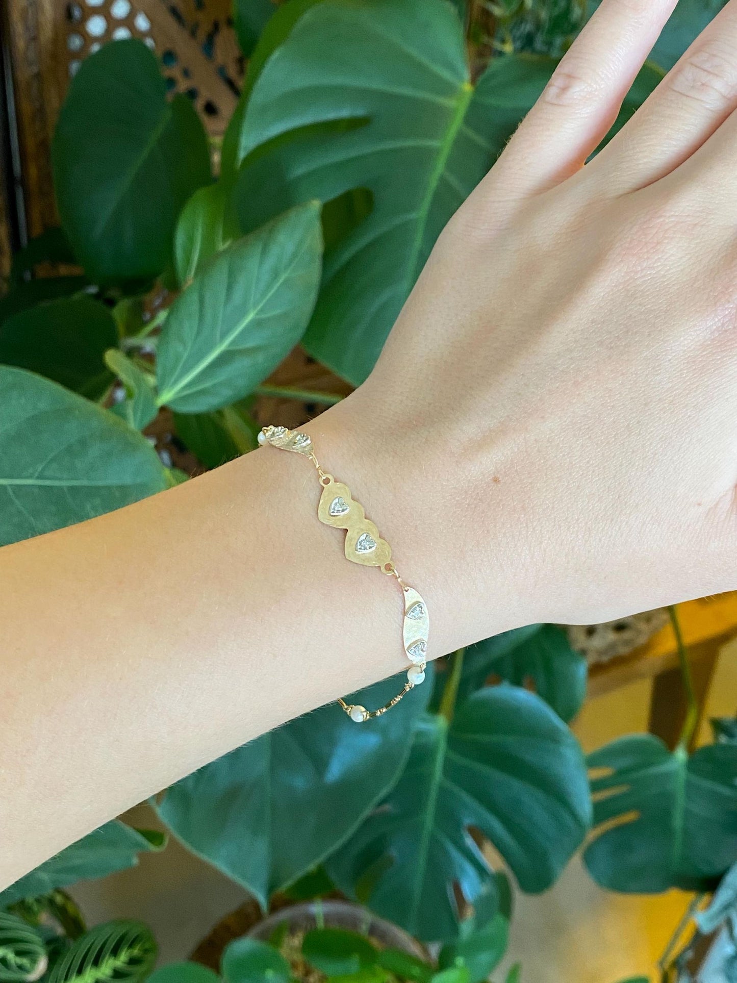 Vintage Solid 14k Yellow Gold Diamond Pearls Hearts Link Chain Bracelet - 7 inches