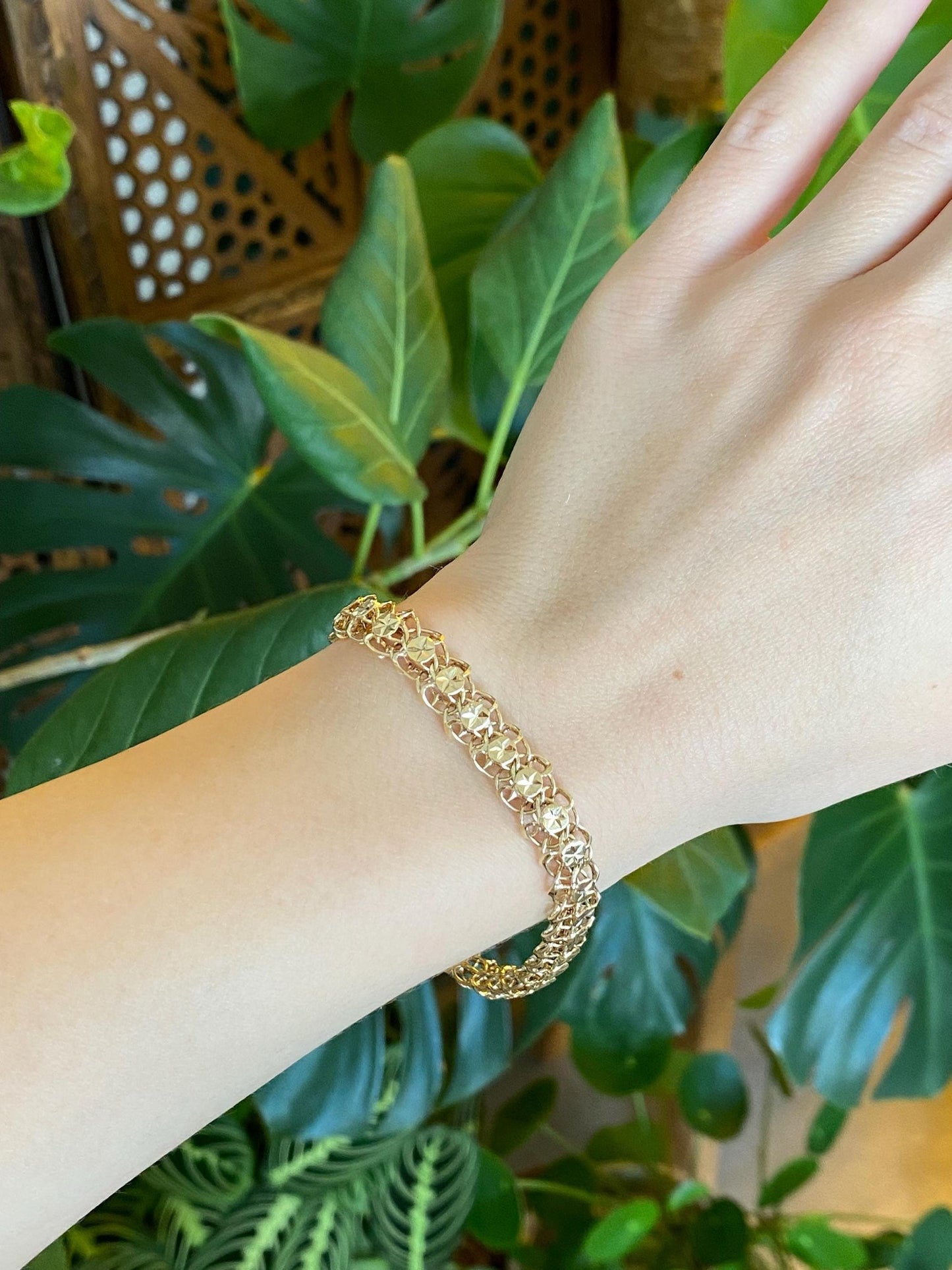 Vintage Solid 14k Yellow Gold Diamond Cut Stars Charm Bracelet - 7.5 inches