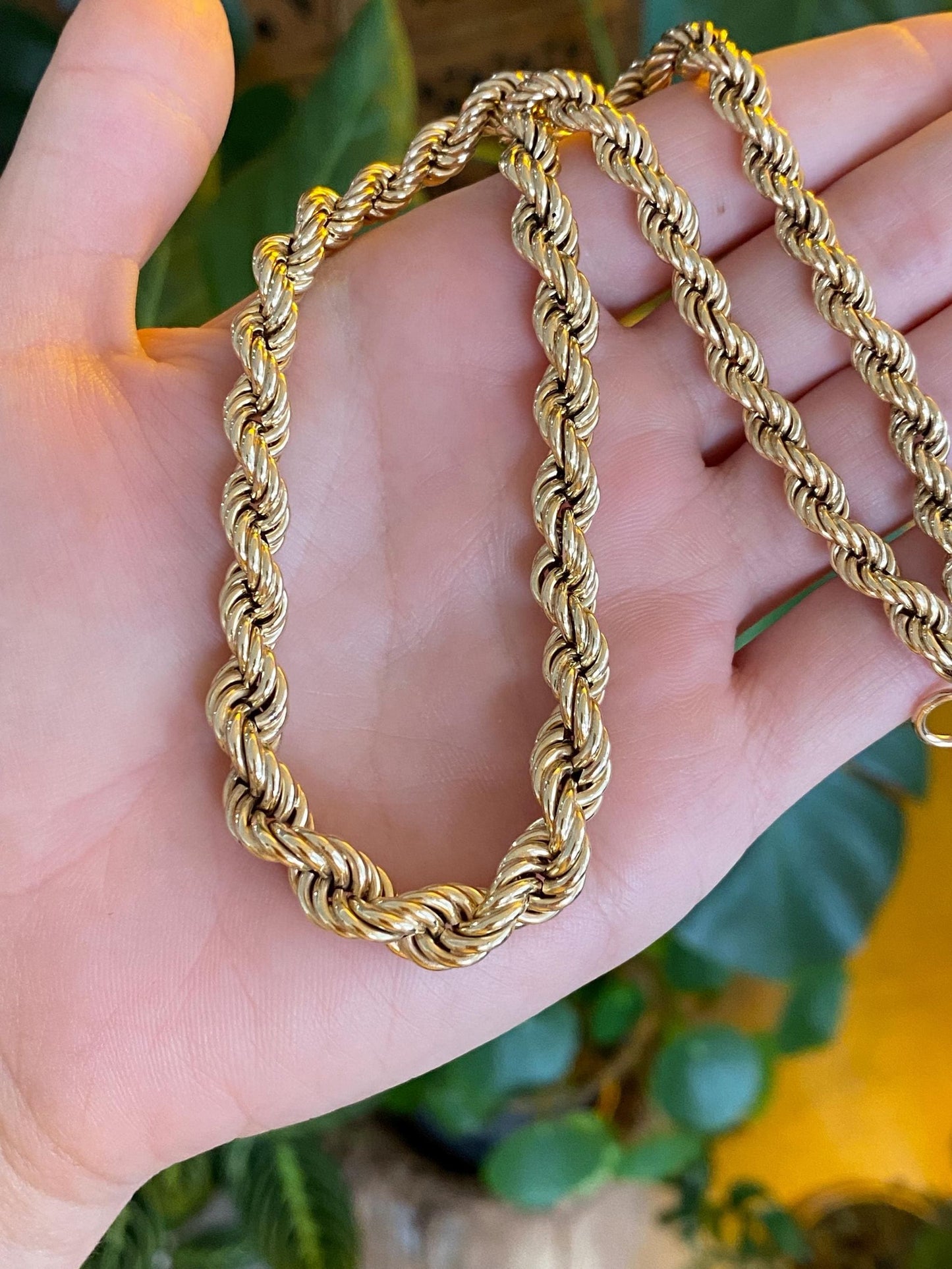 Vintage 14k Yellow Gold Chunky Graduated Rope Chain Necklace - 15.75 inches
